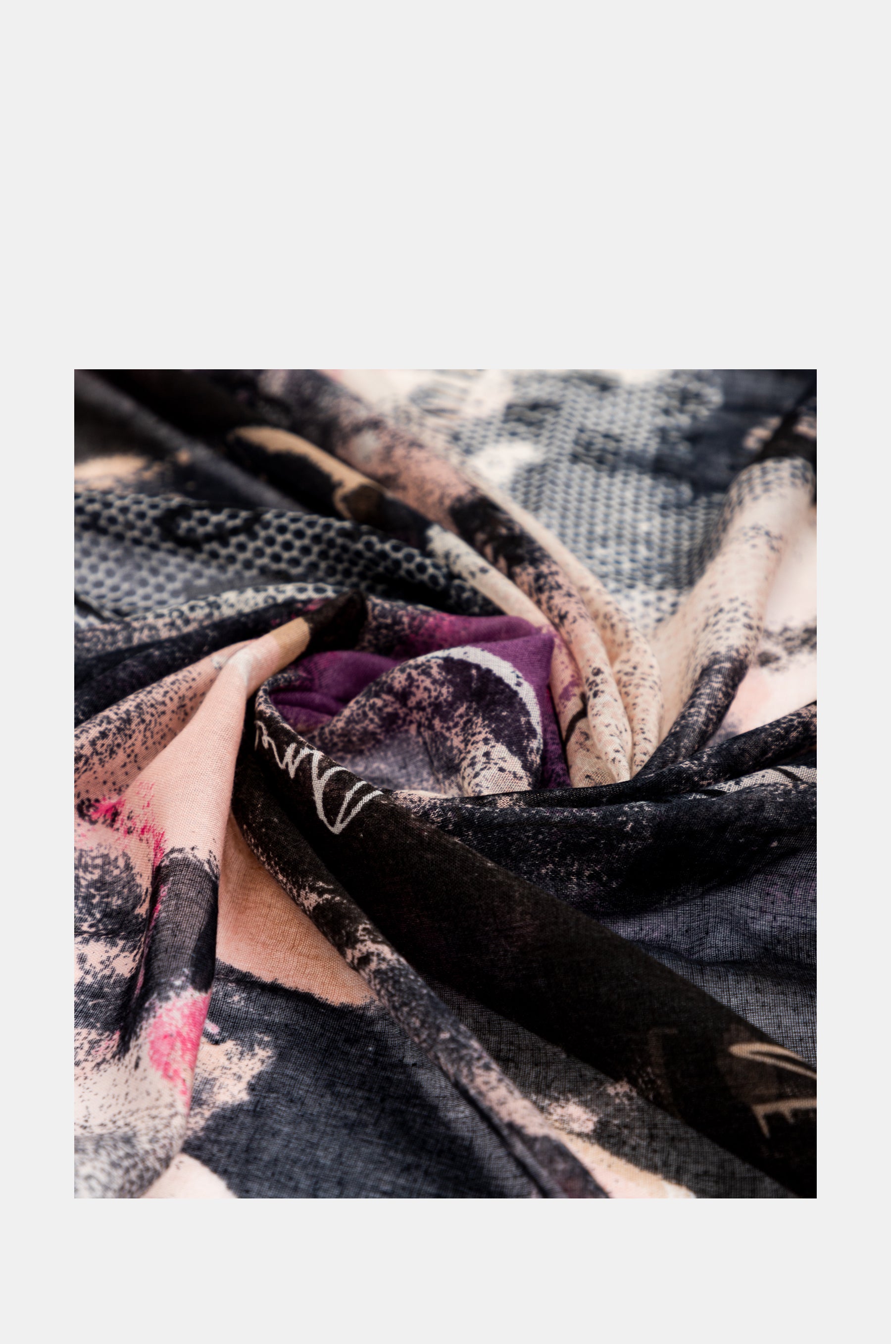 Woods scarf