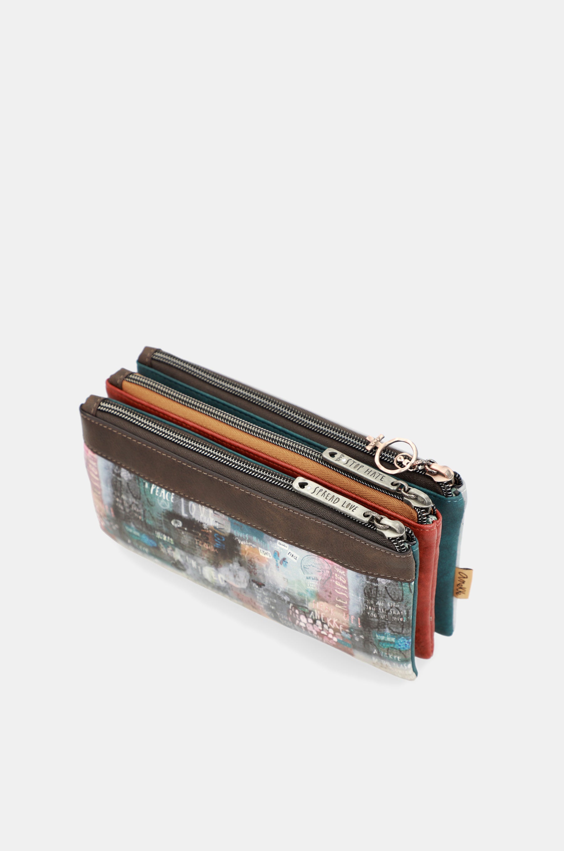 Triple compartment case Voice