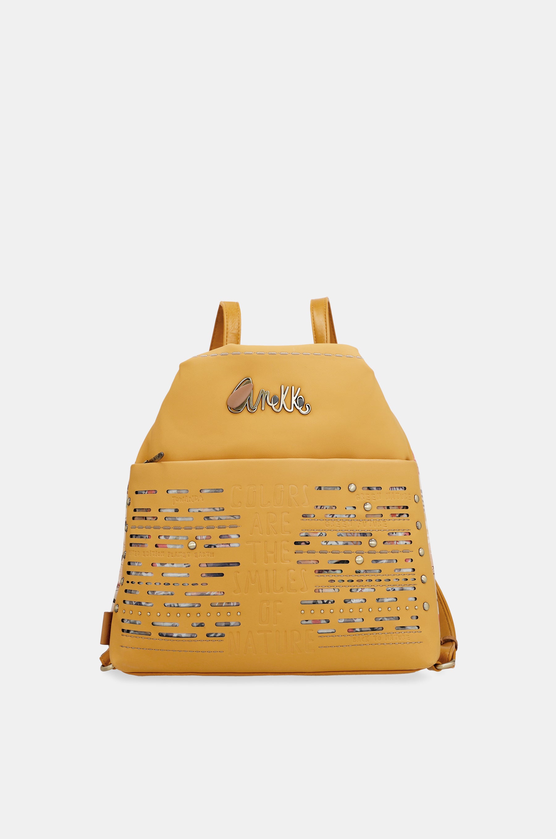 Nature Pachamama convertible ochre bag into a backpack