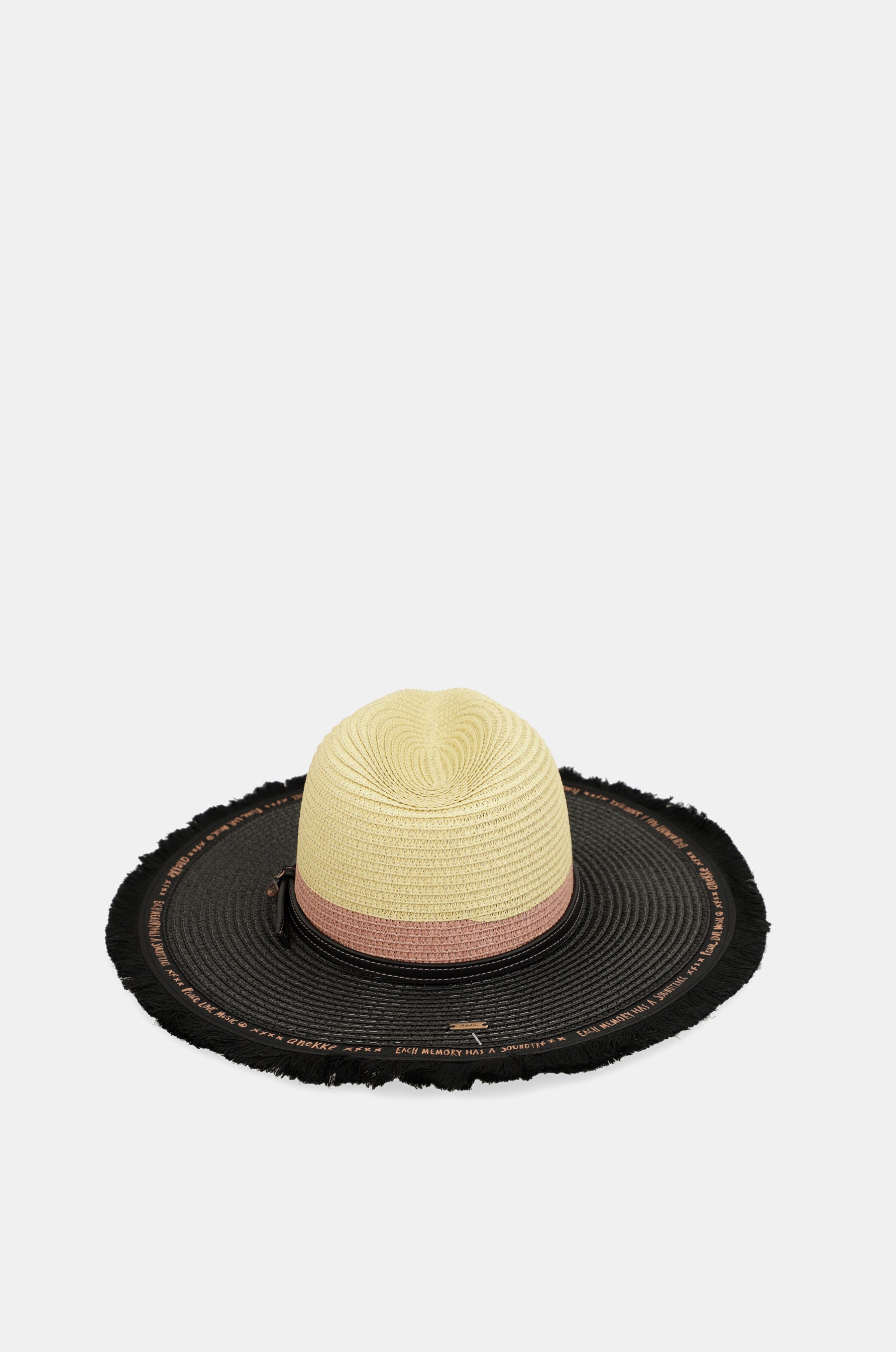 Contrast raffia hat