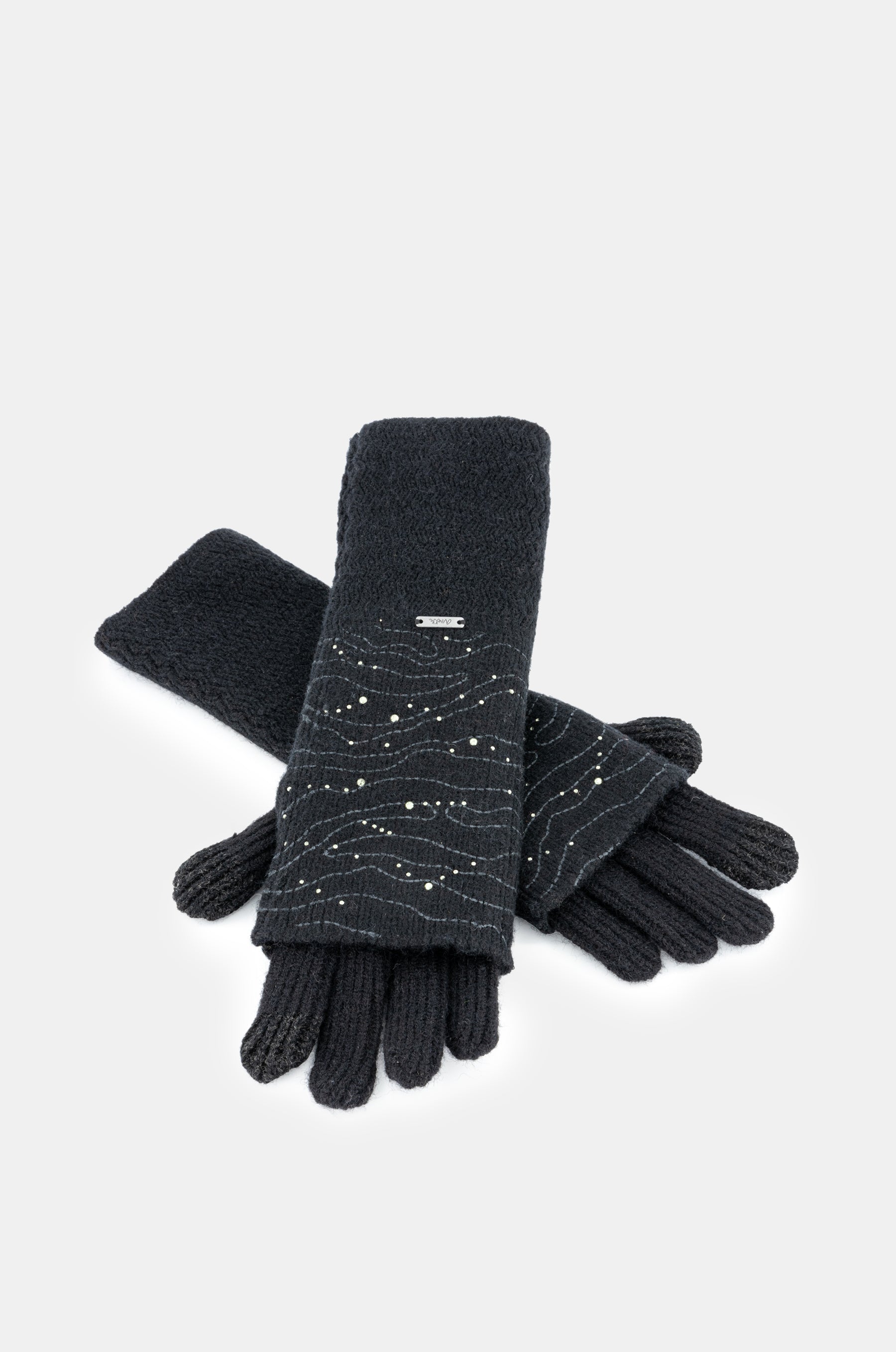 Black knitted gloves