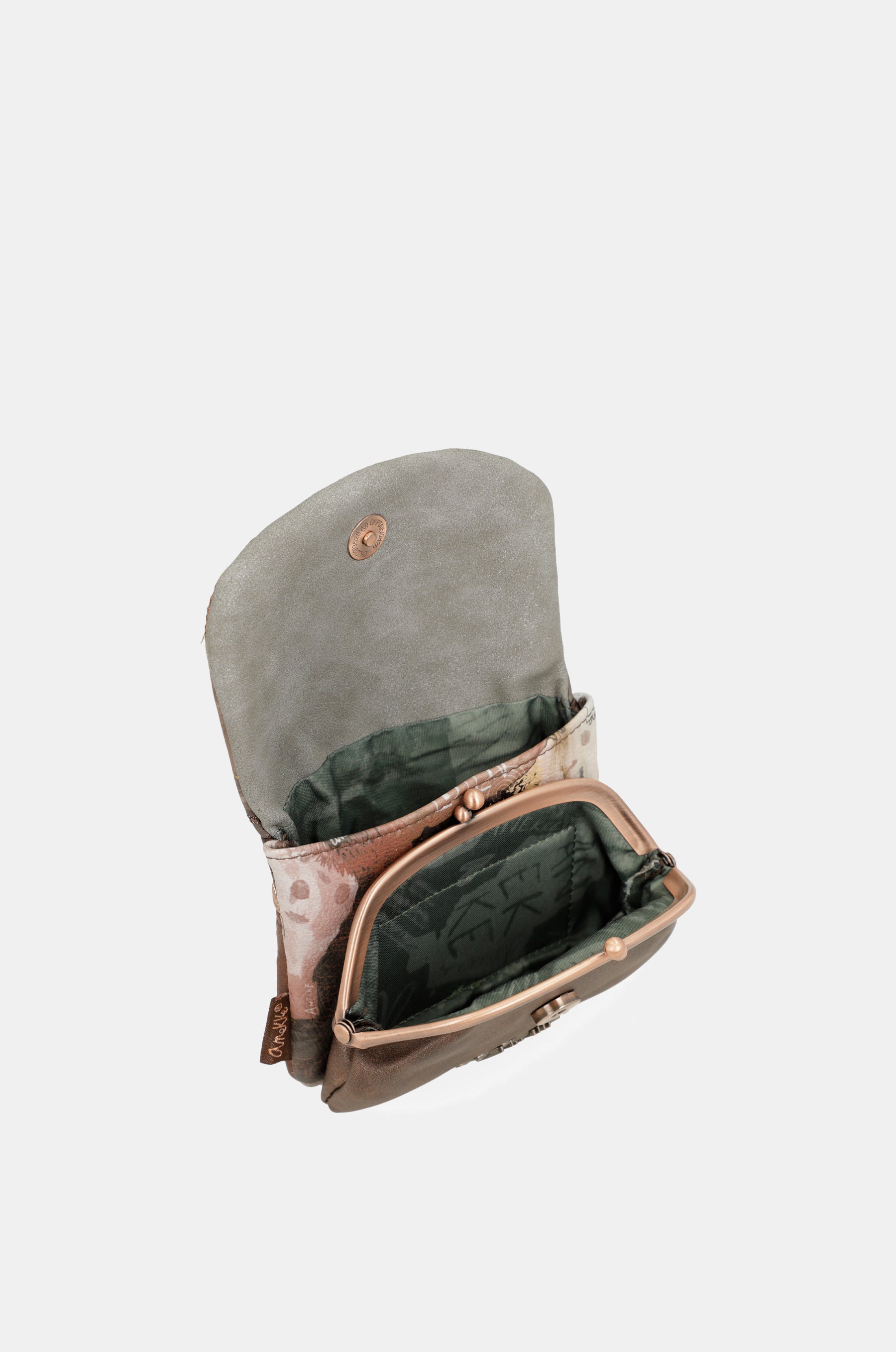 Core coin purse with flap