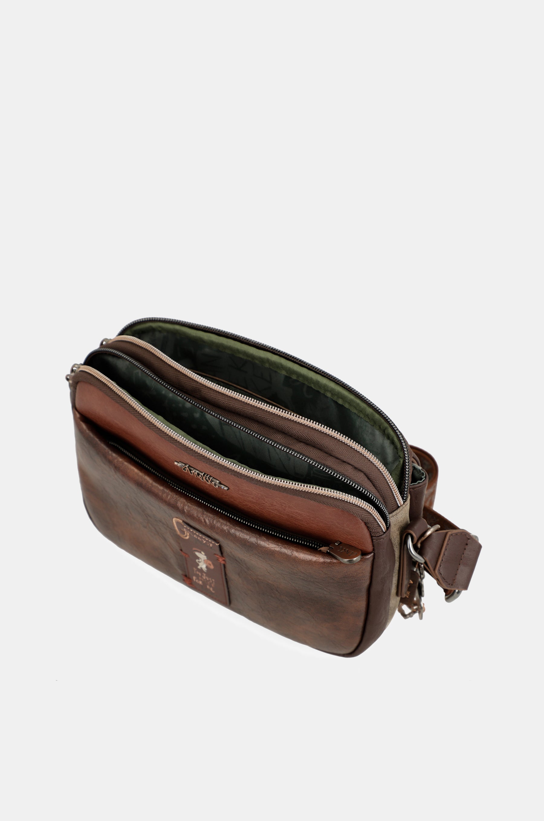 Outer crossbody bag with flap