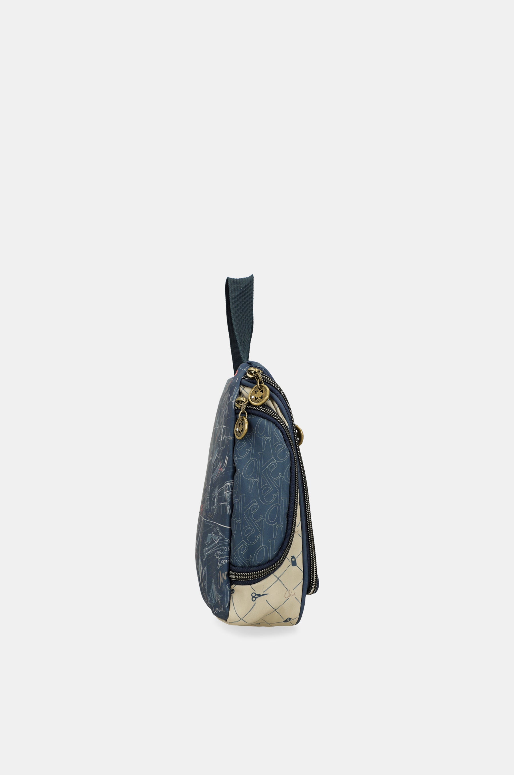 Extendable travel toiletry bag
