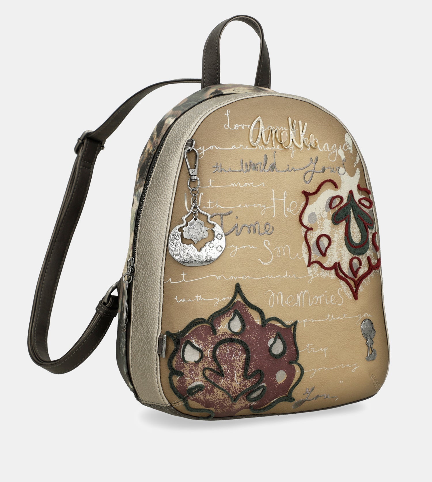 Manifesto backpack for leisure use