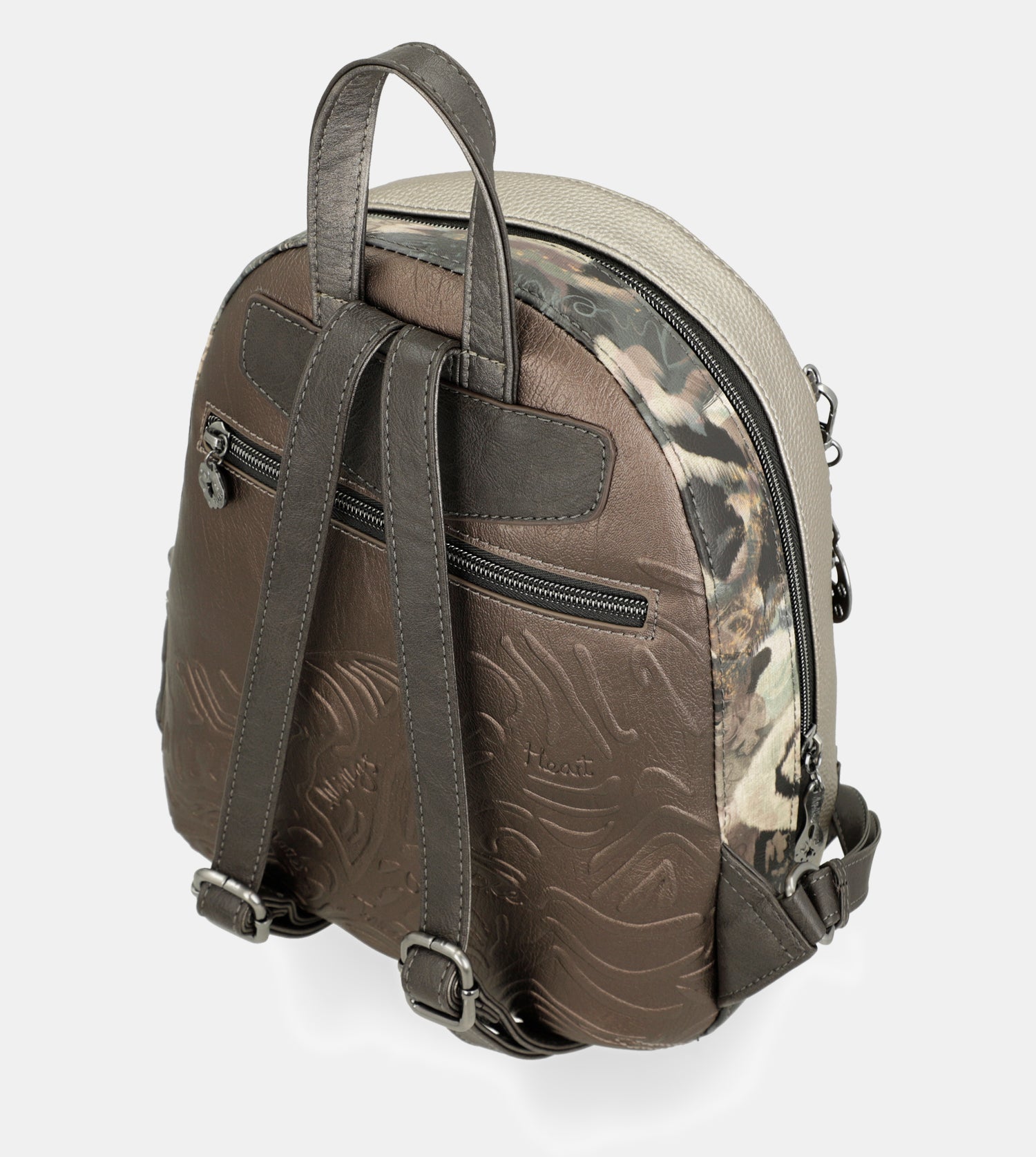 Manifesto backpack for leisure use