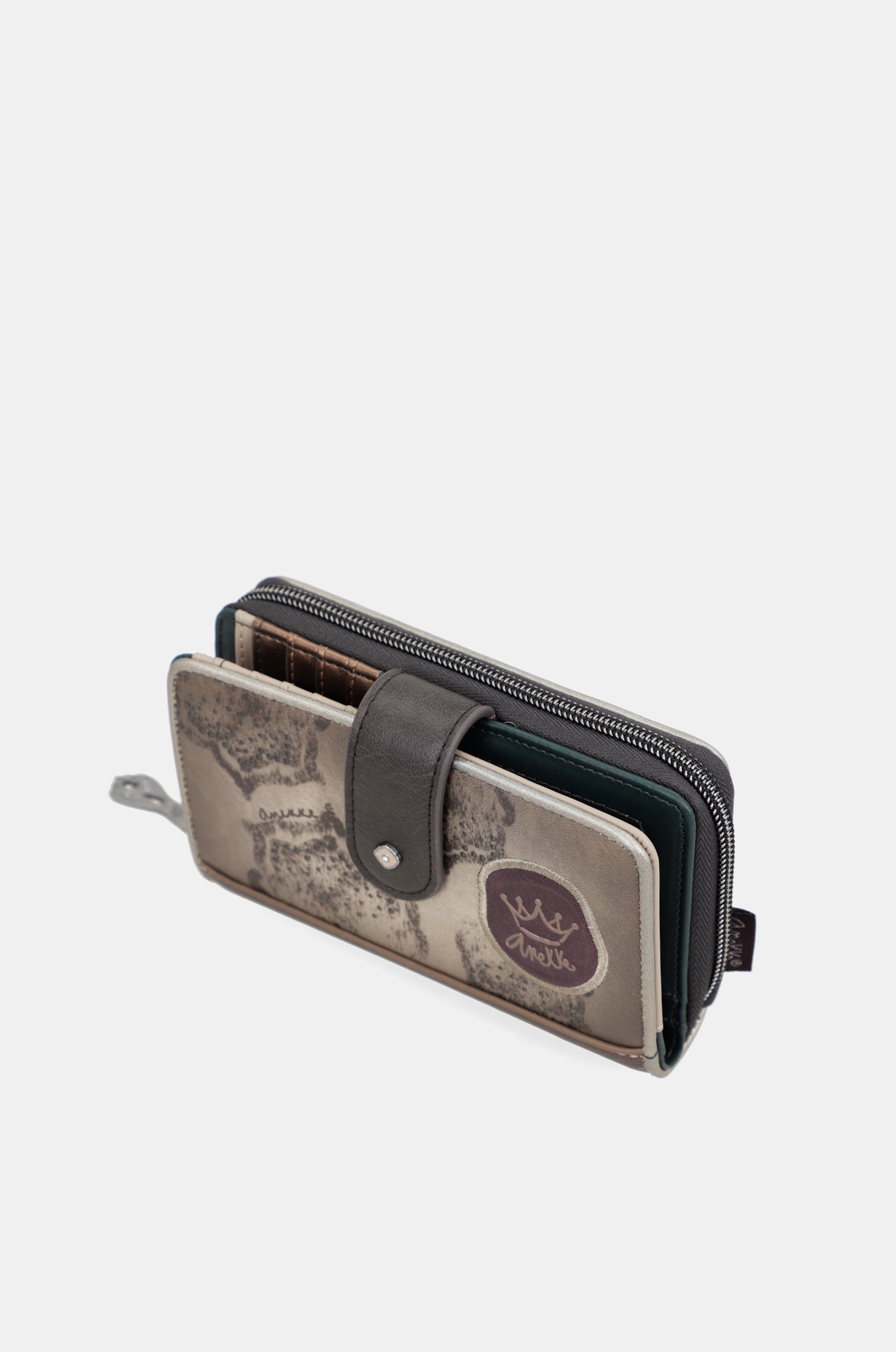 Manifesto medium wallet