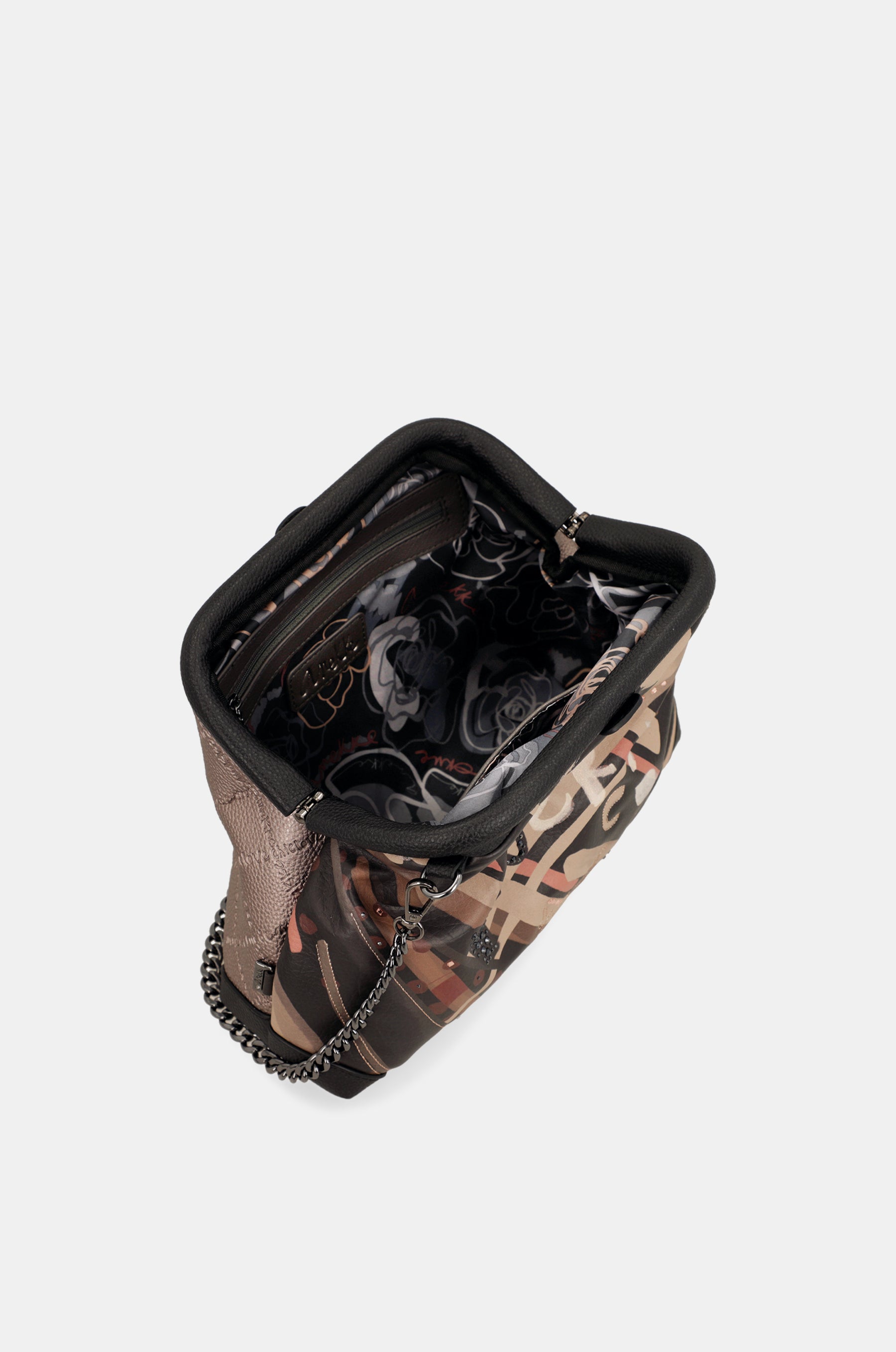 Parisian bucket-shape bag