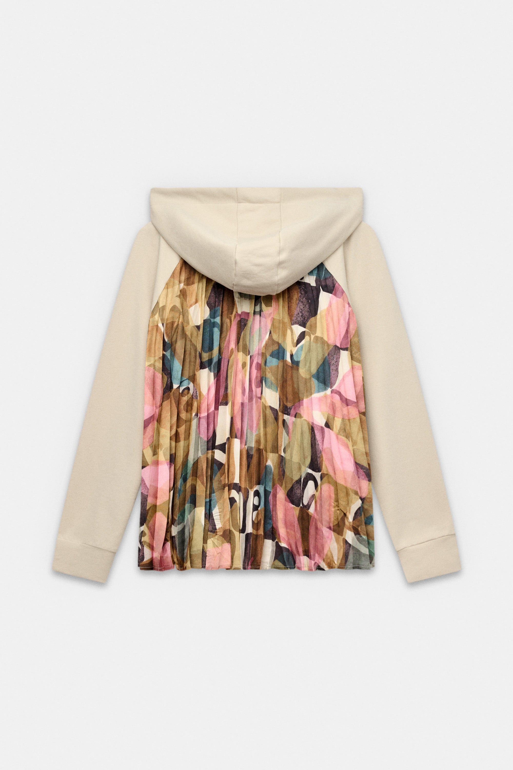 Sweatshirt with pleated hood