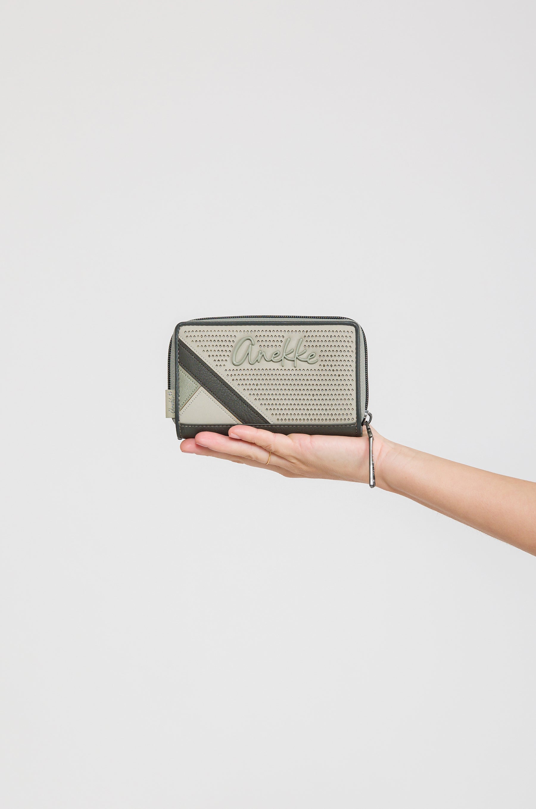 Rigid RFID wallet Symmetra