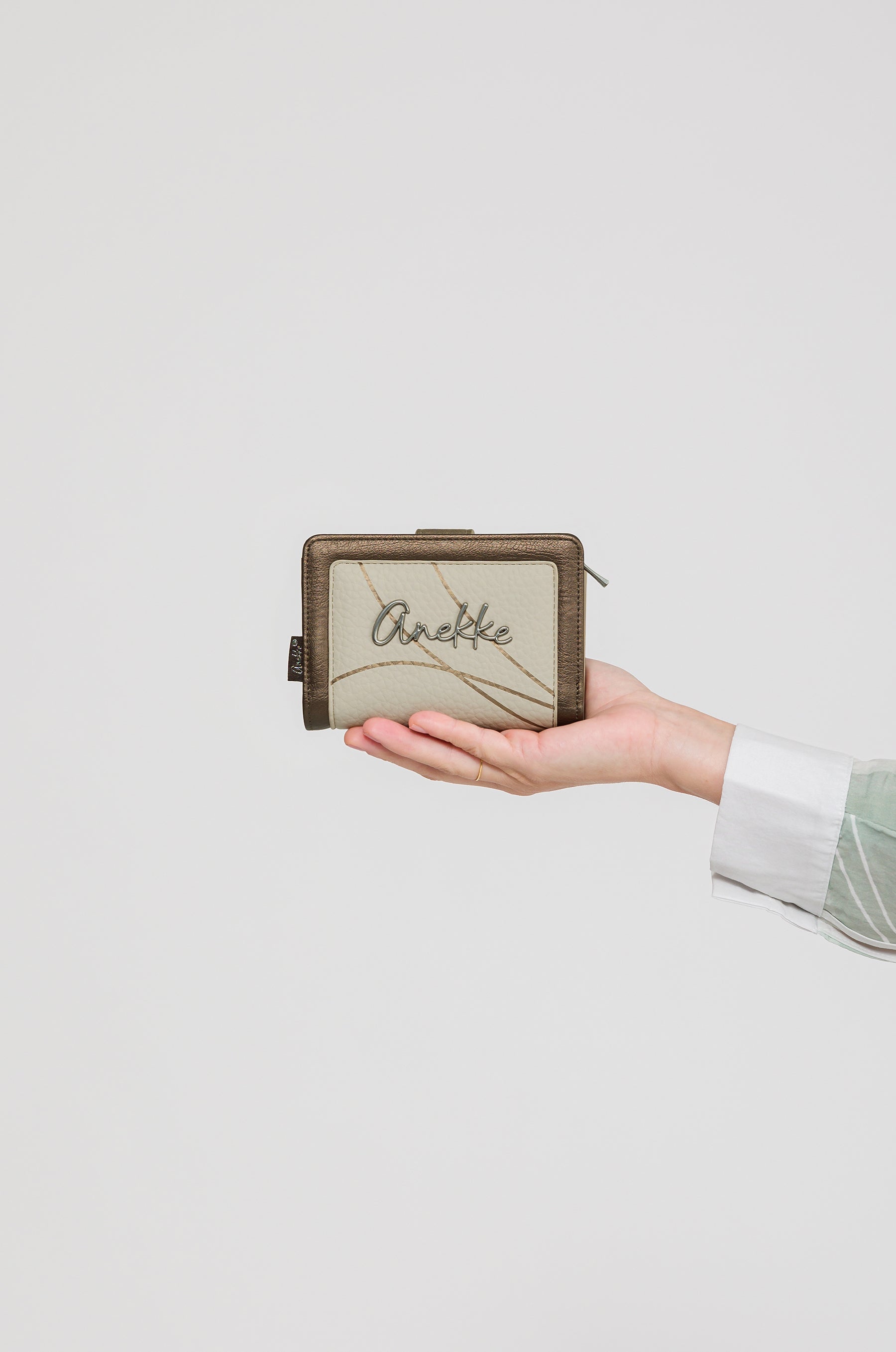 Rigid RFID wallet Serenis