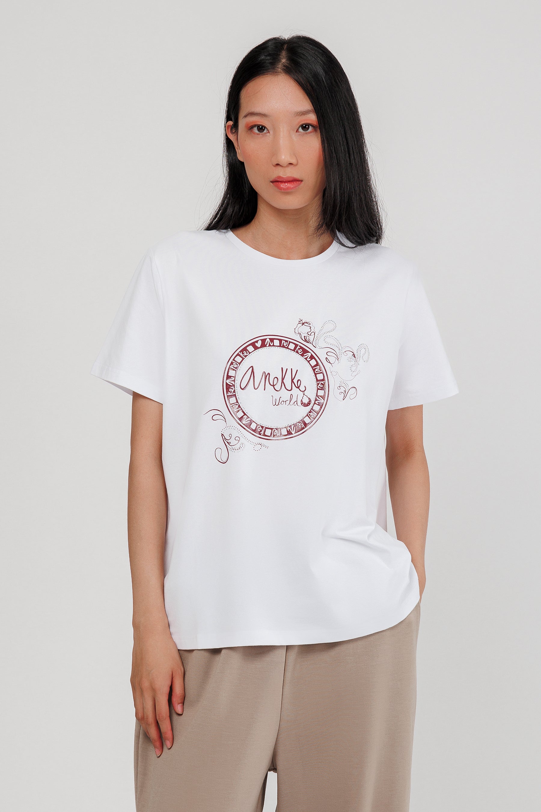 White short sleeve T-shirt with silver detail