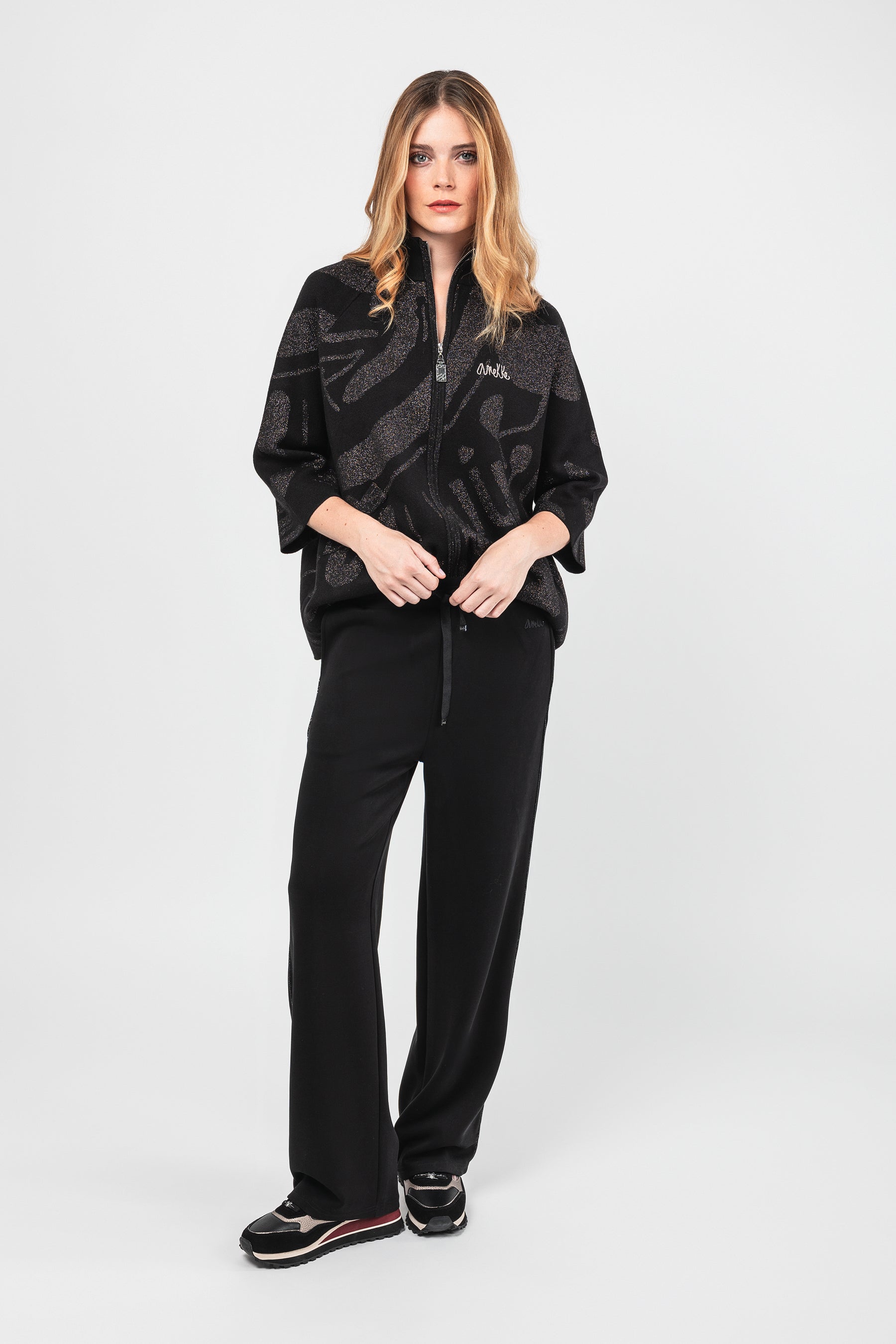 Black trousers