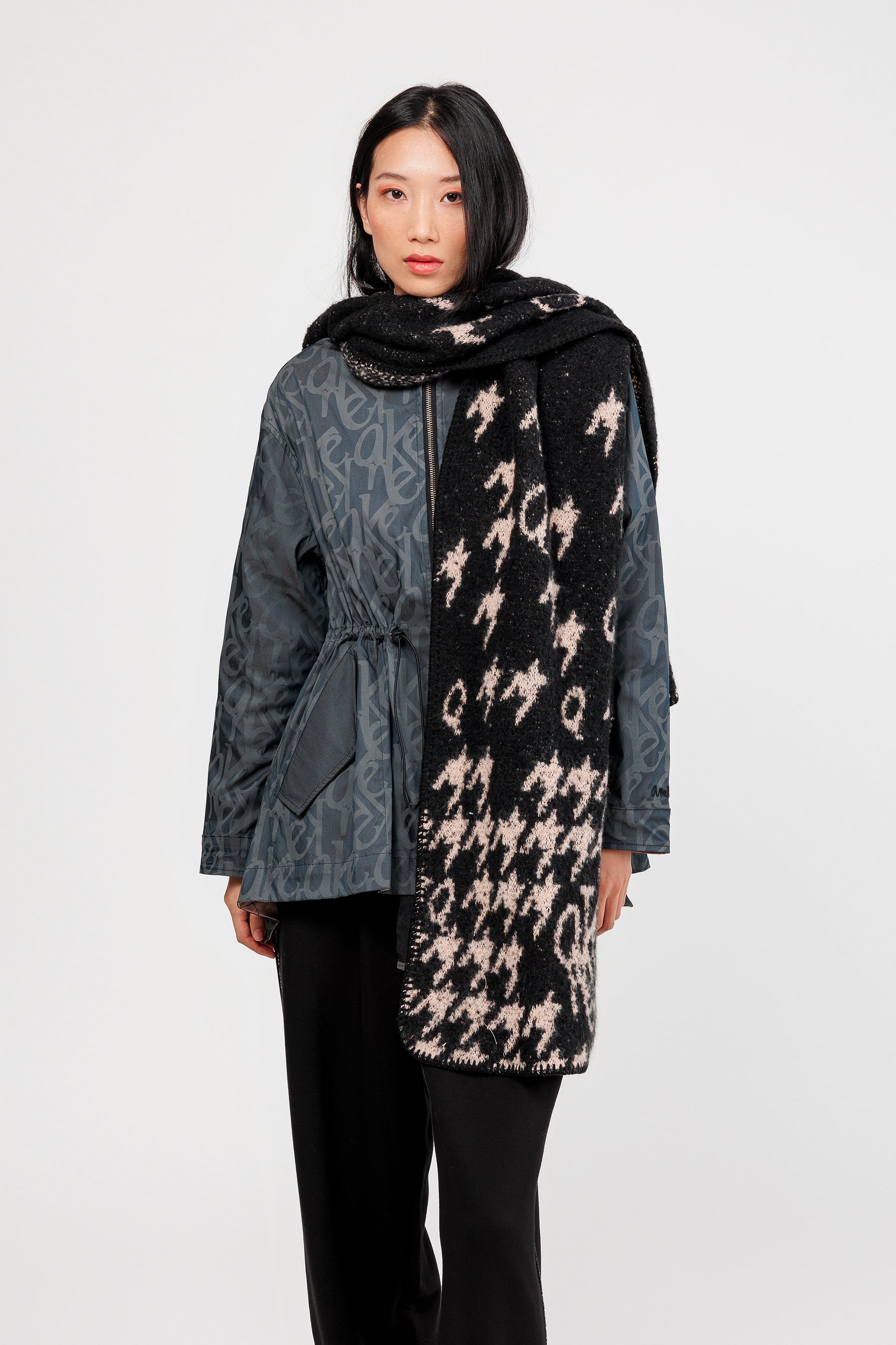 Black & beige hooded scarf