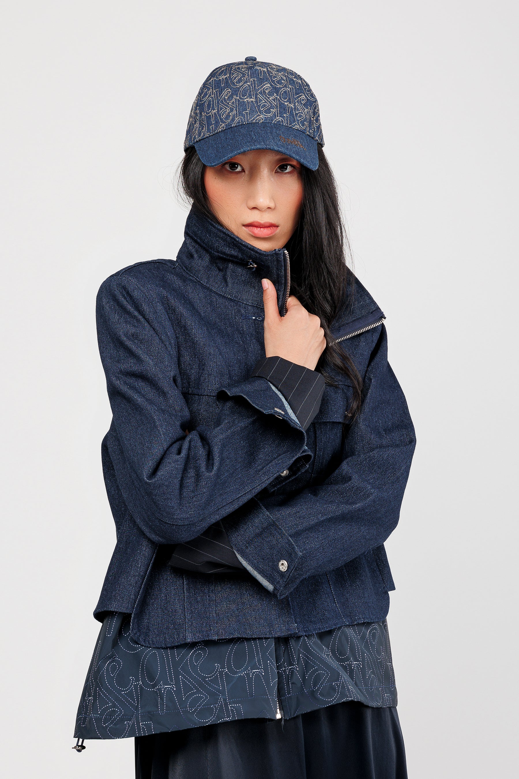 Logomania cap