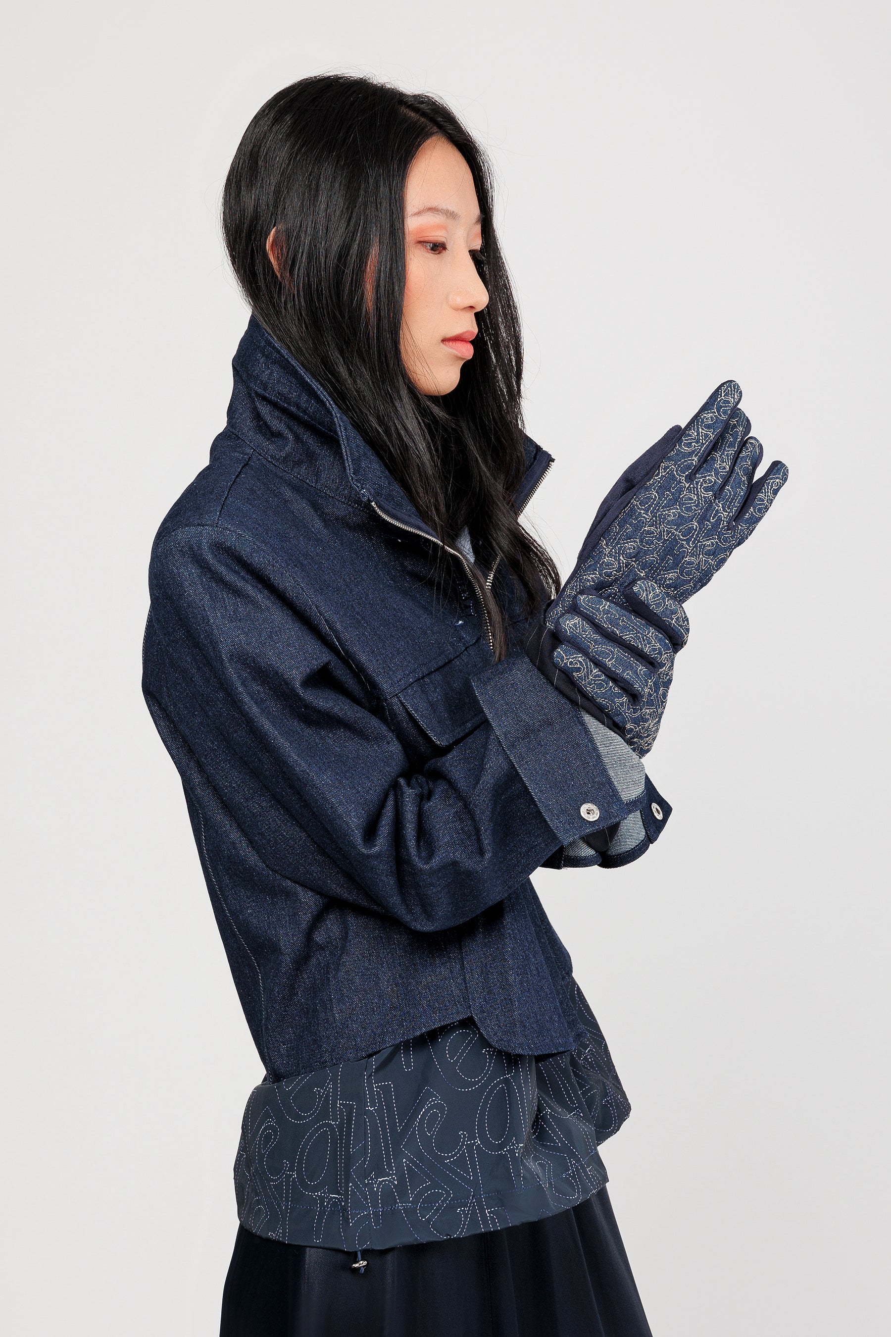 Printed denim gloves