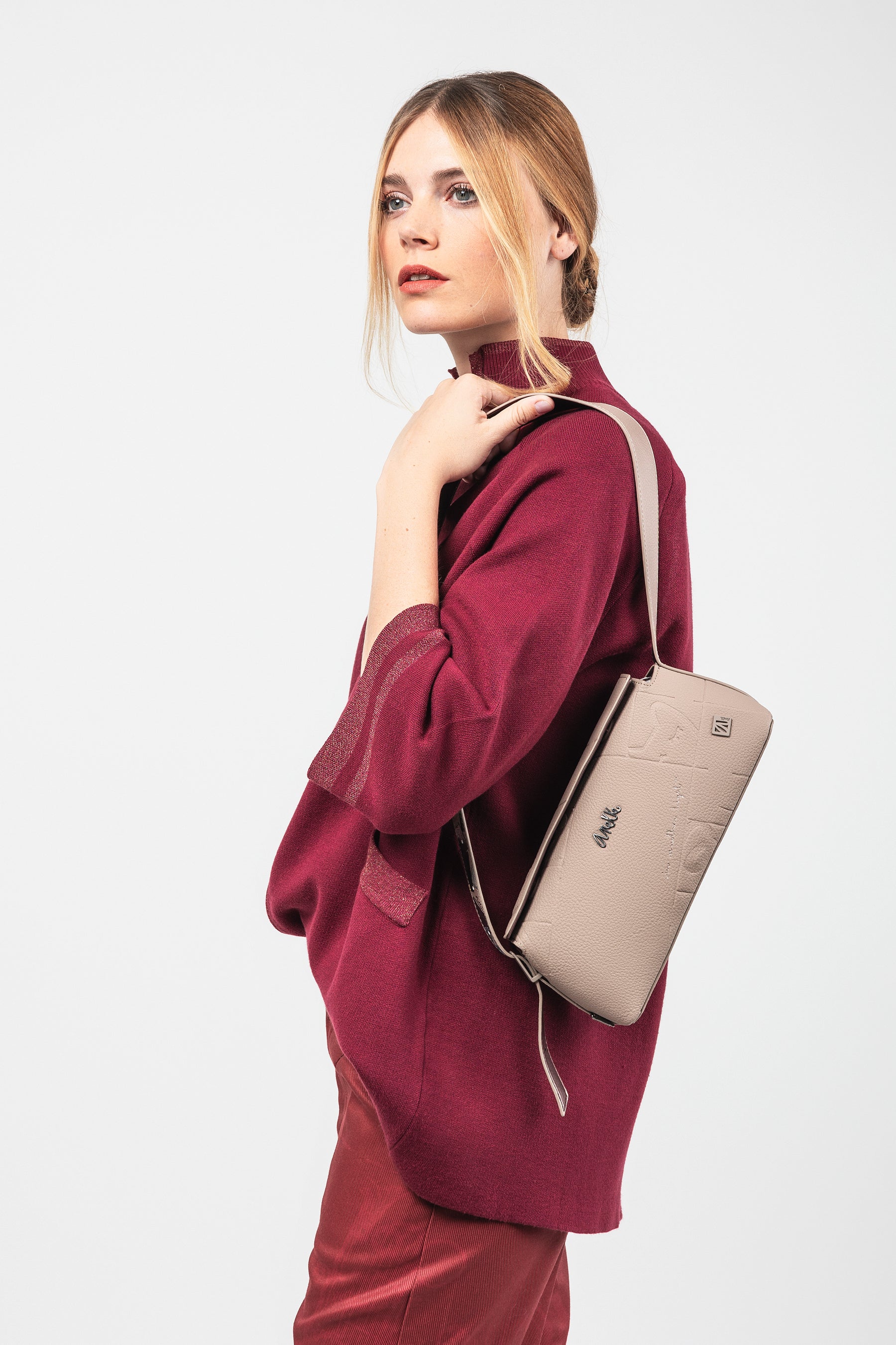Evolution elongated medium bag