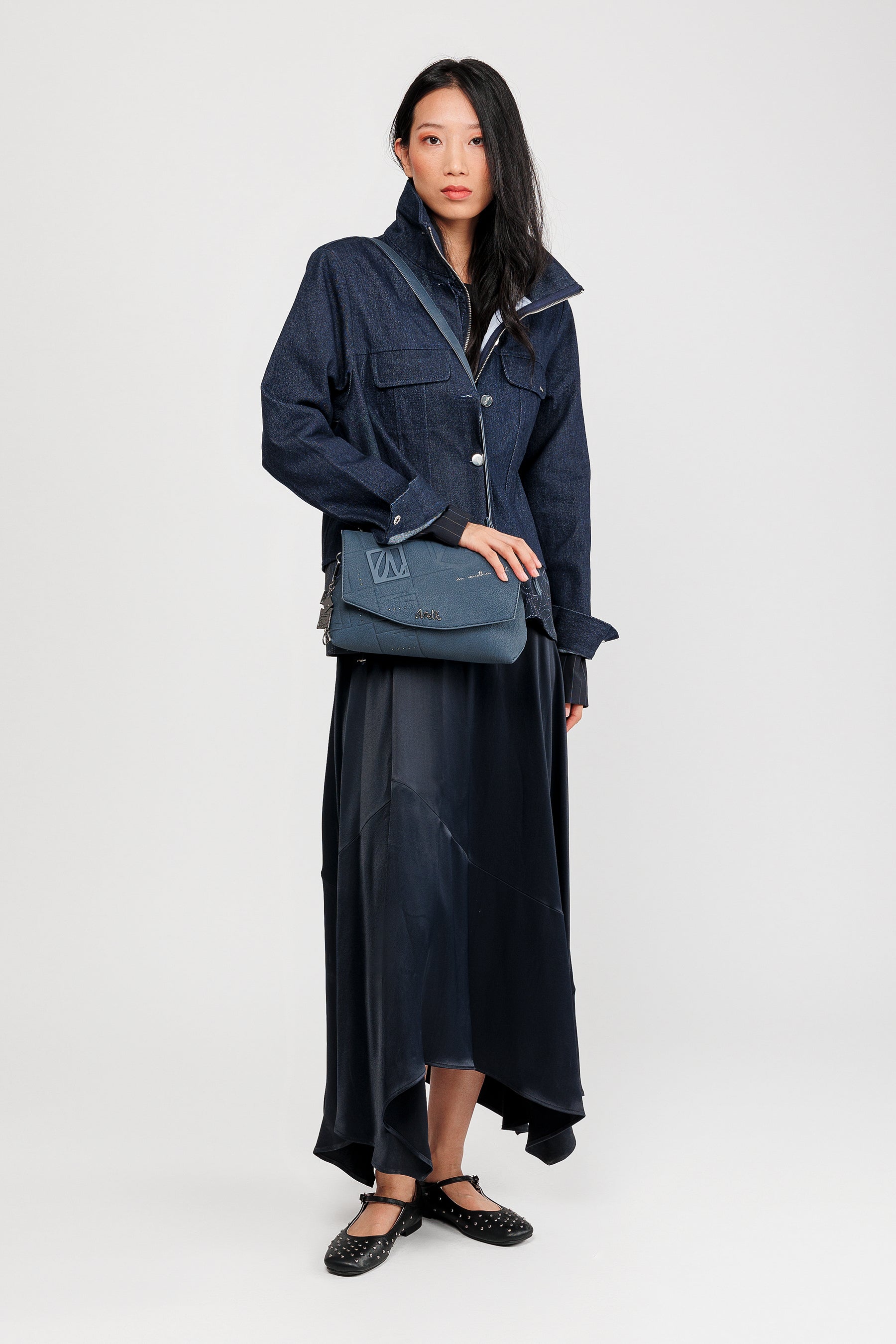 Evolution crossbody bag with flap