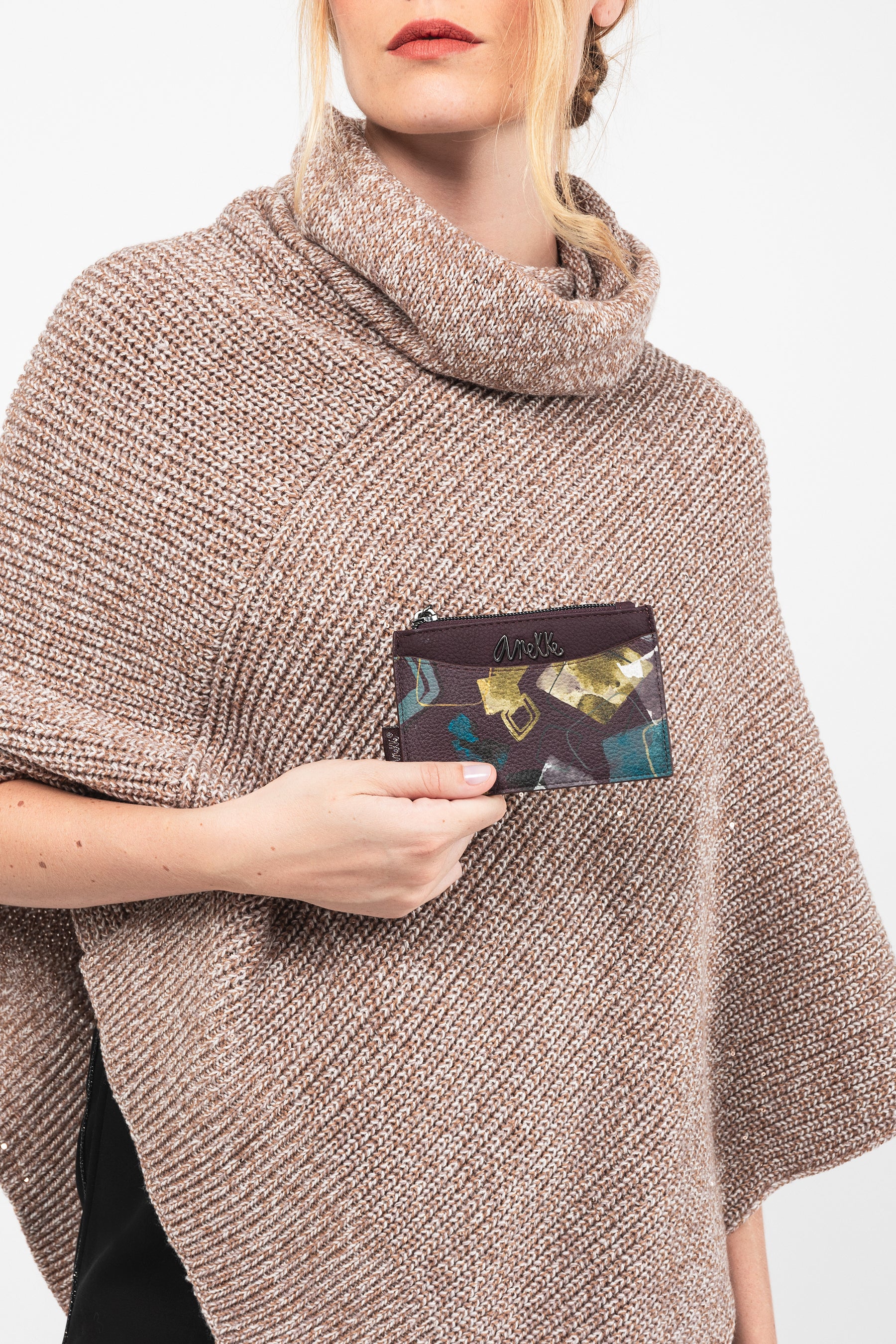 Evolution medium wallet and card holder