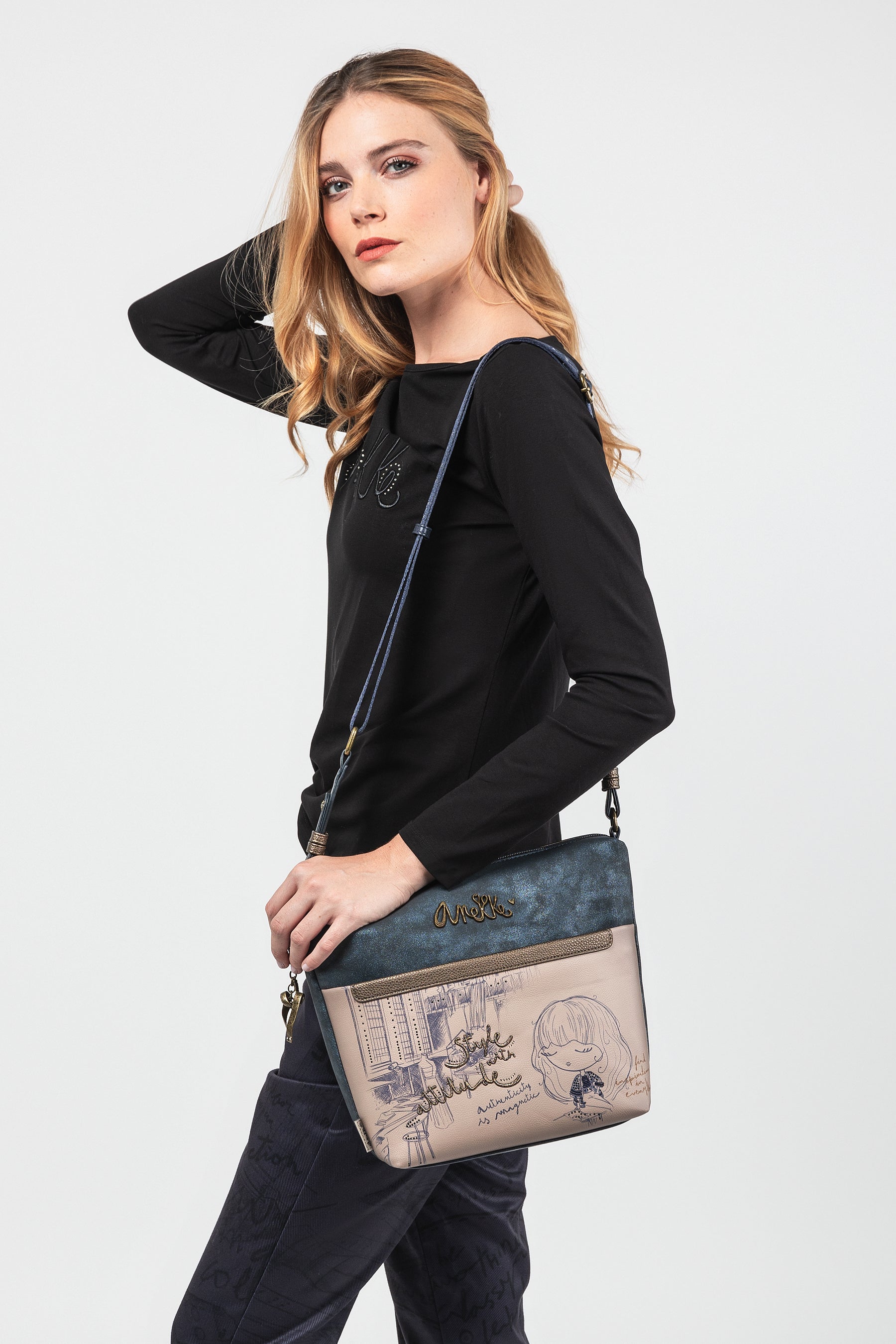 Studio large crossbody bag with front pocket