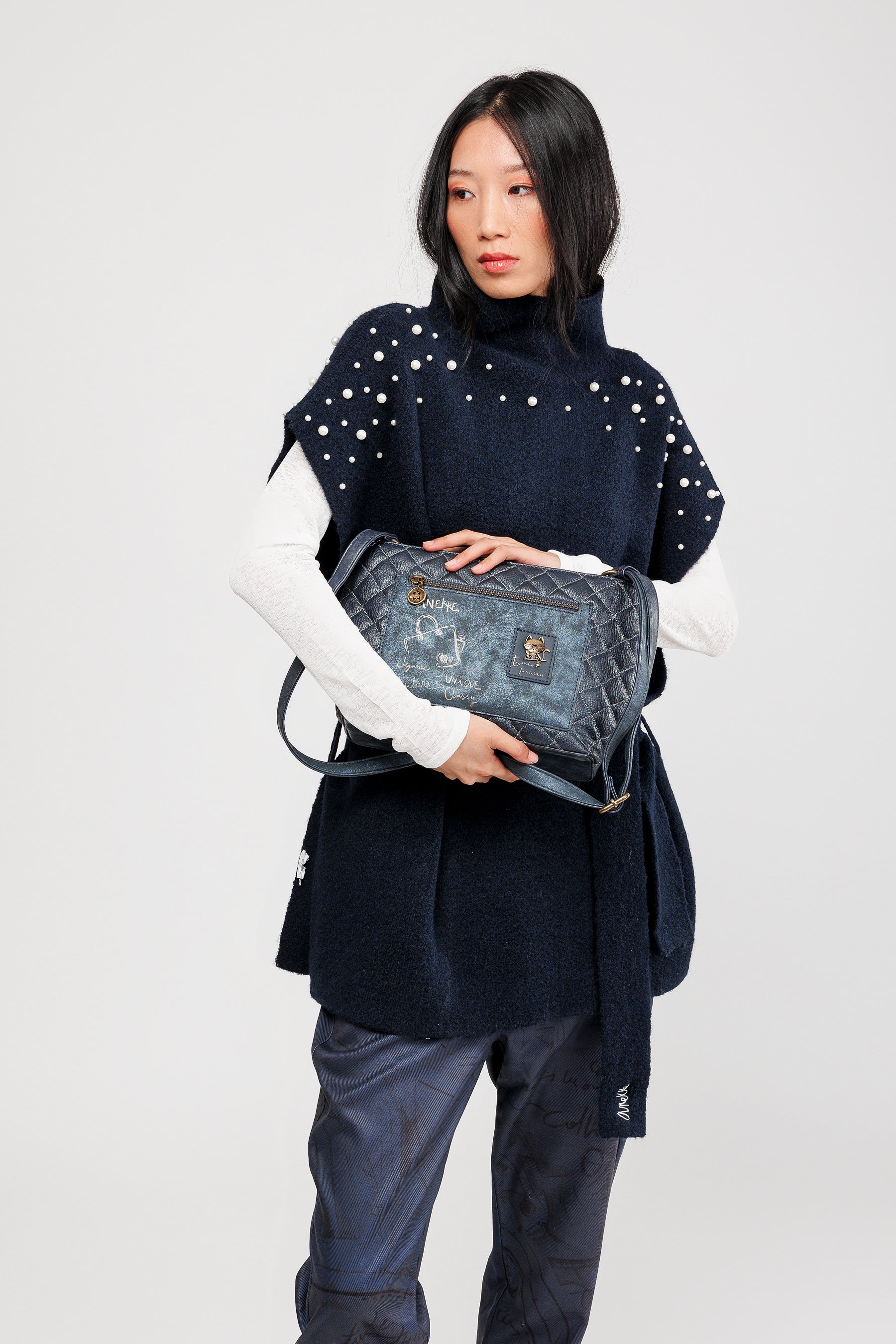 Studio medium crossbody bag