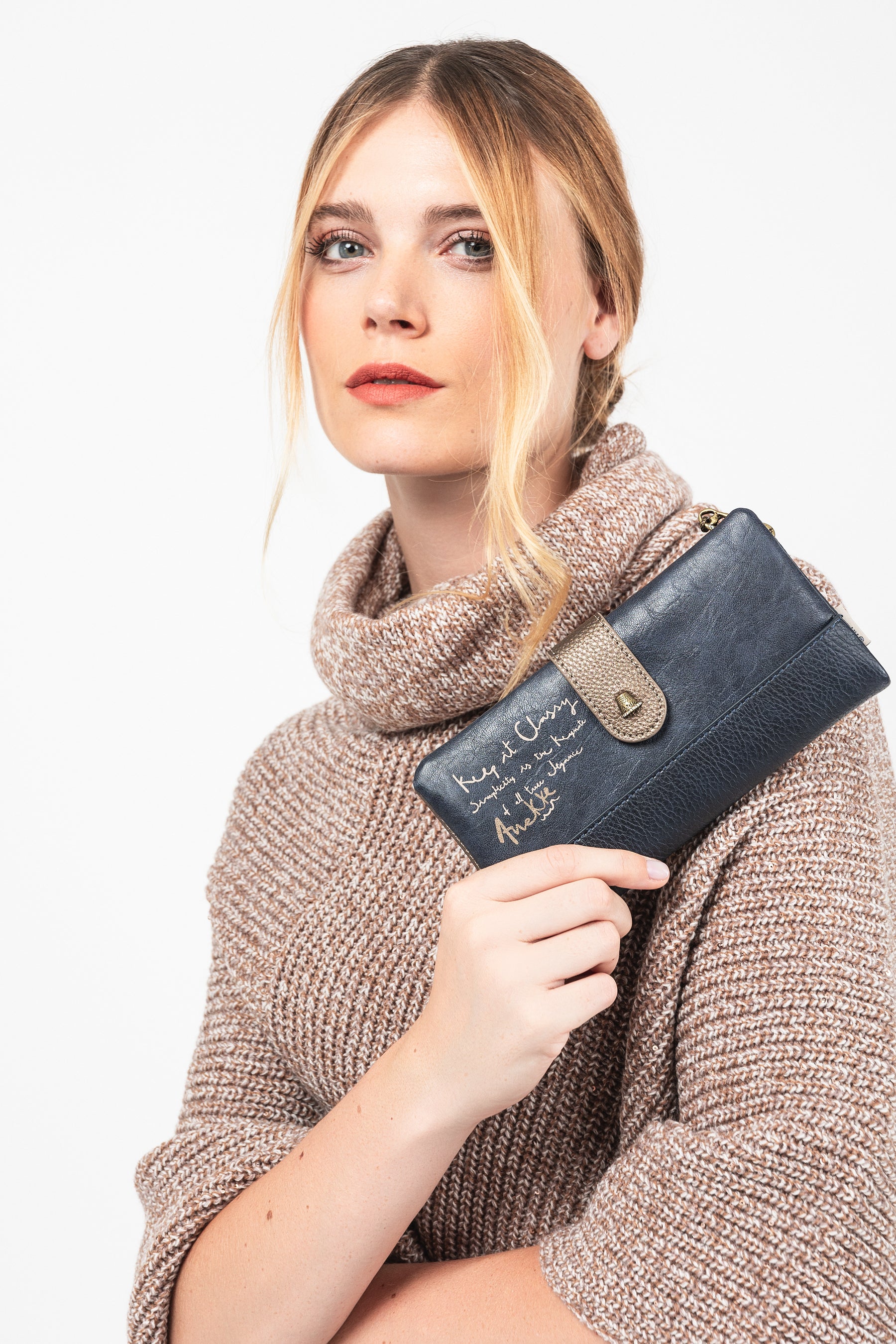 Studio flexible large RFID wallet