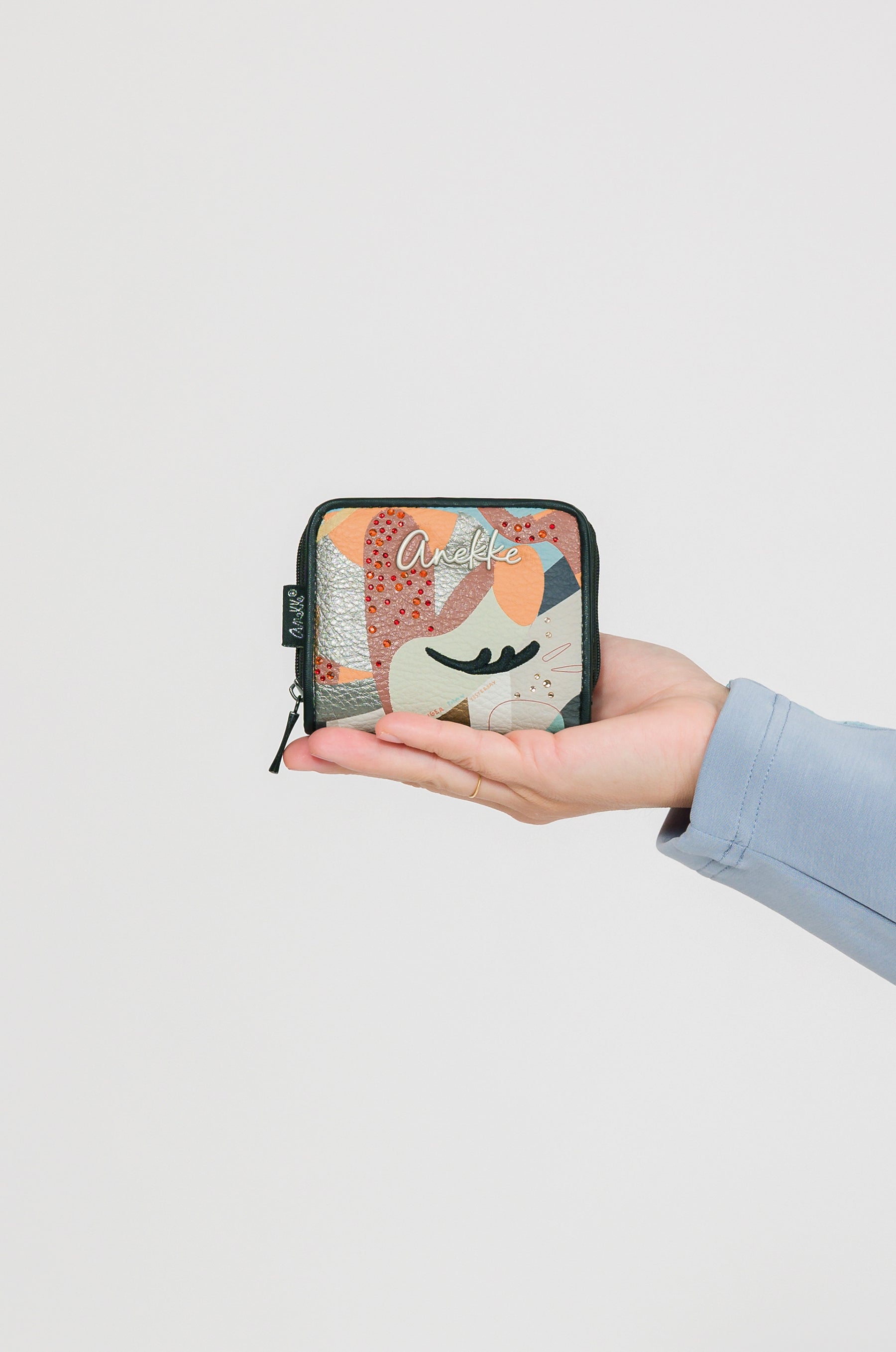 Small rigid wallet Eikon