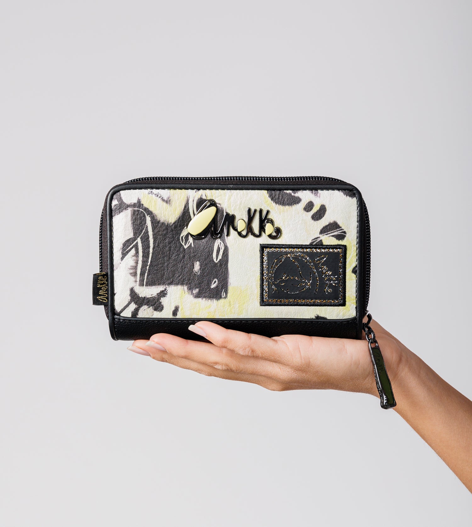 Medium wallet Nature Towanda