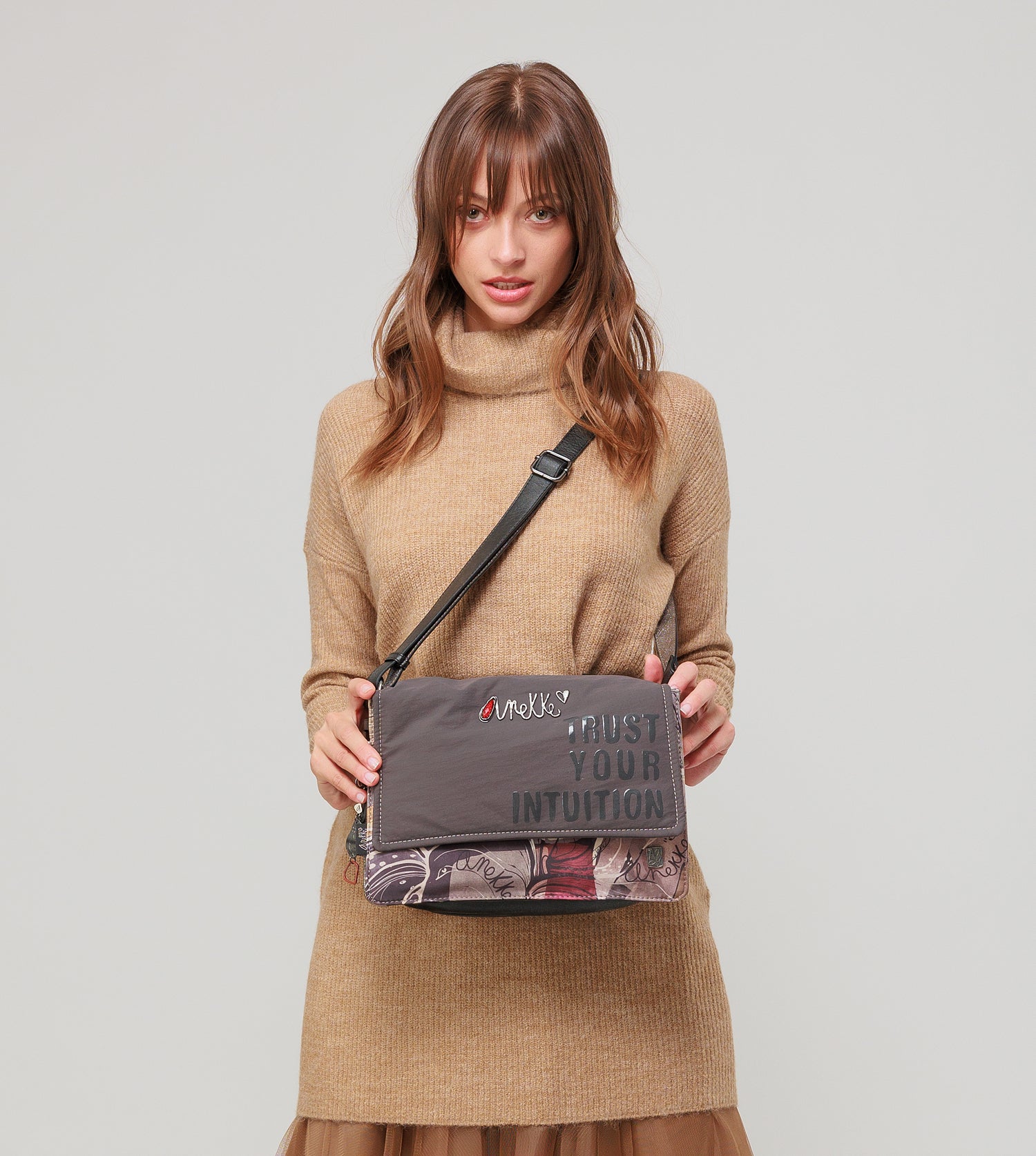Imaginary flap bag