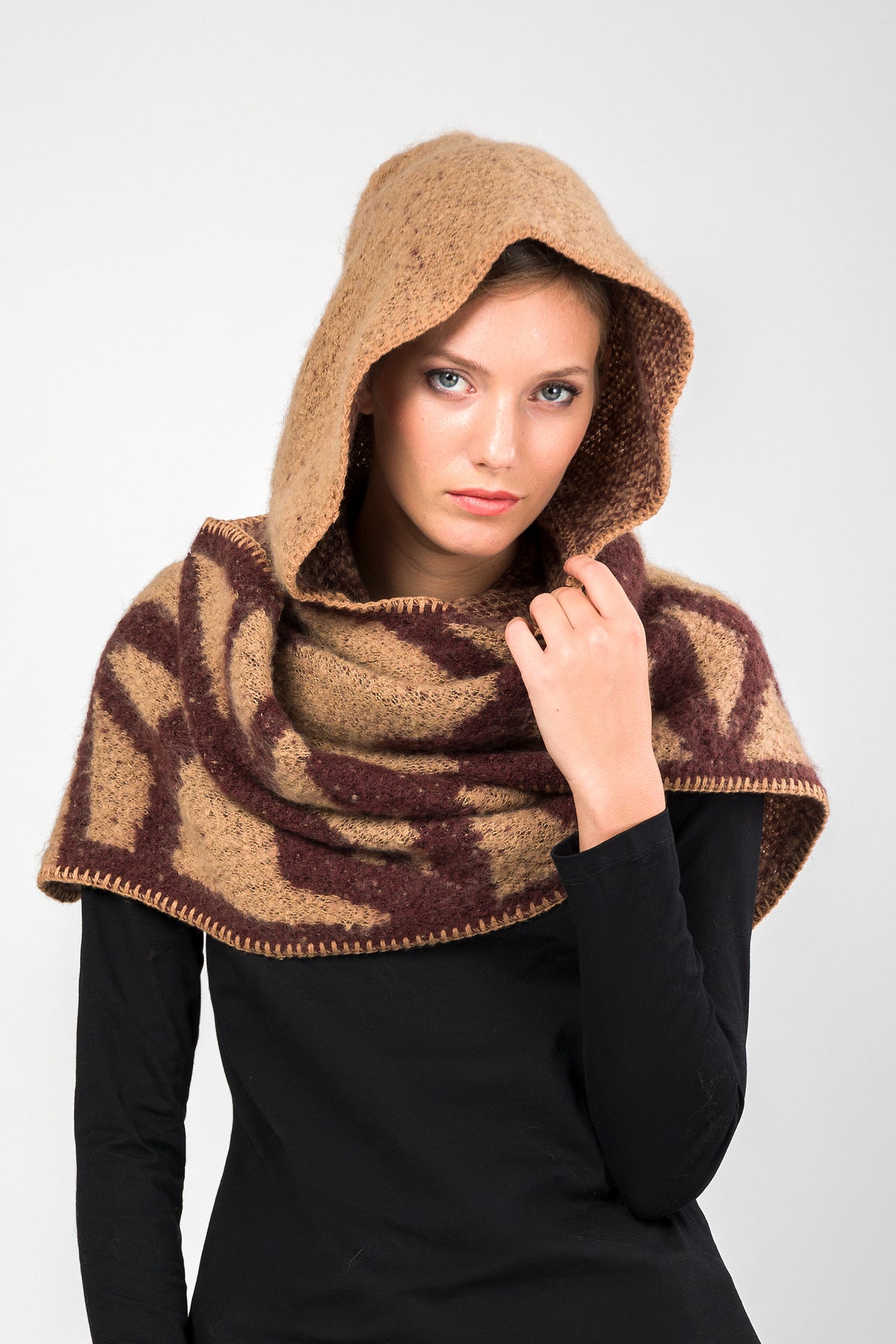 Beige Hooded Scarf Logo Alpaca Wool Blend Hooded Scarf in Sand beige | Burberry  main image 4