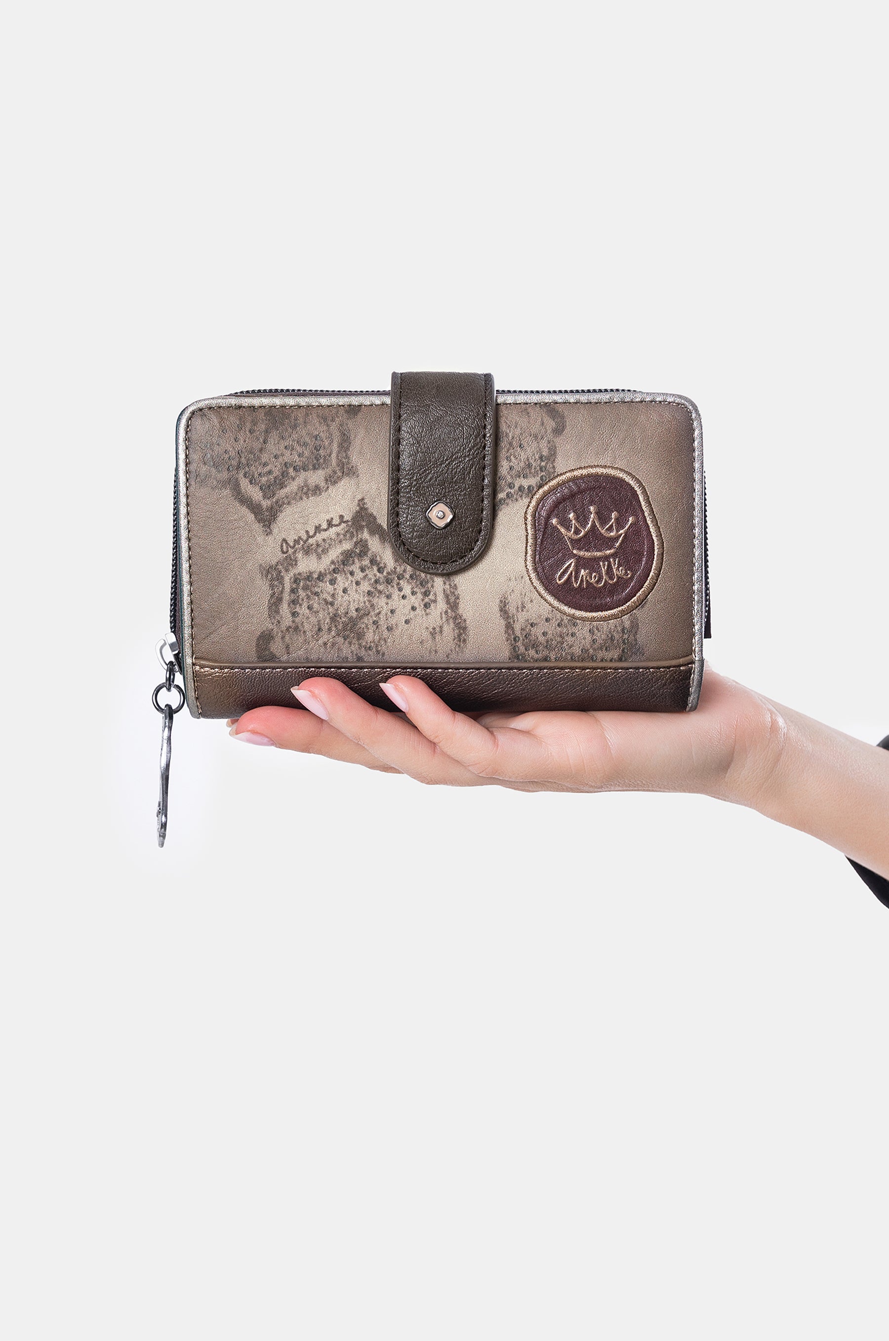 Manifesto medium wallet