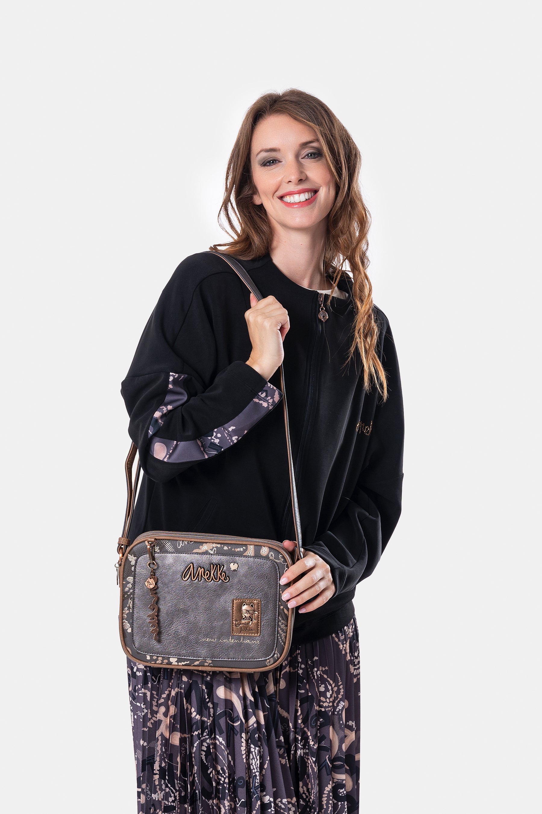 Intentions 3-compartment crossbody bag