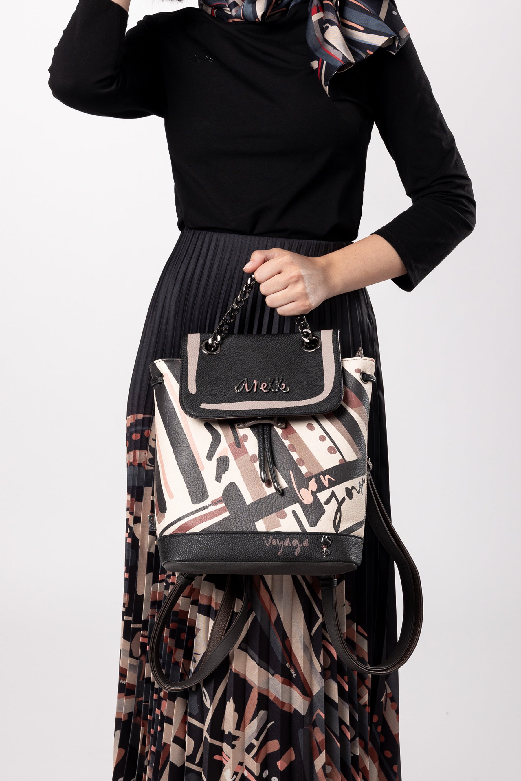 Parisian flap backpack