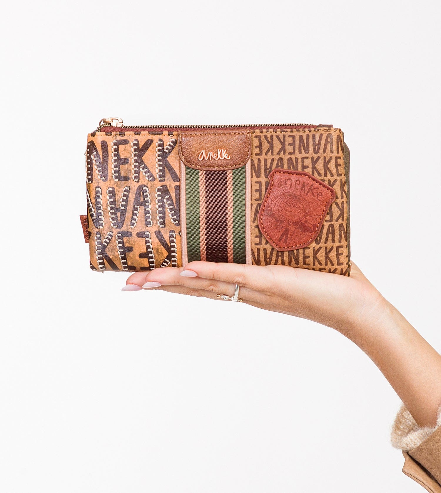 Urban logo flexible wallet