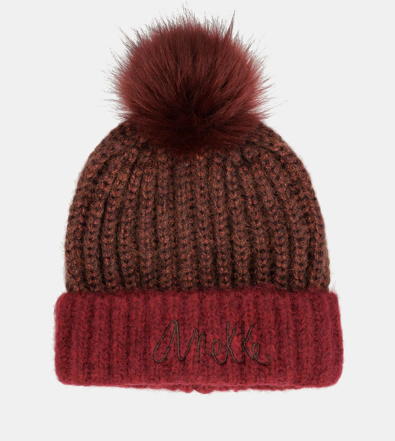 Burgundy knitted beanie with pompom