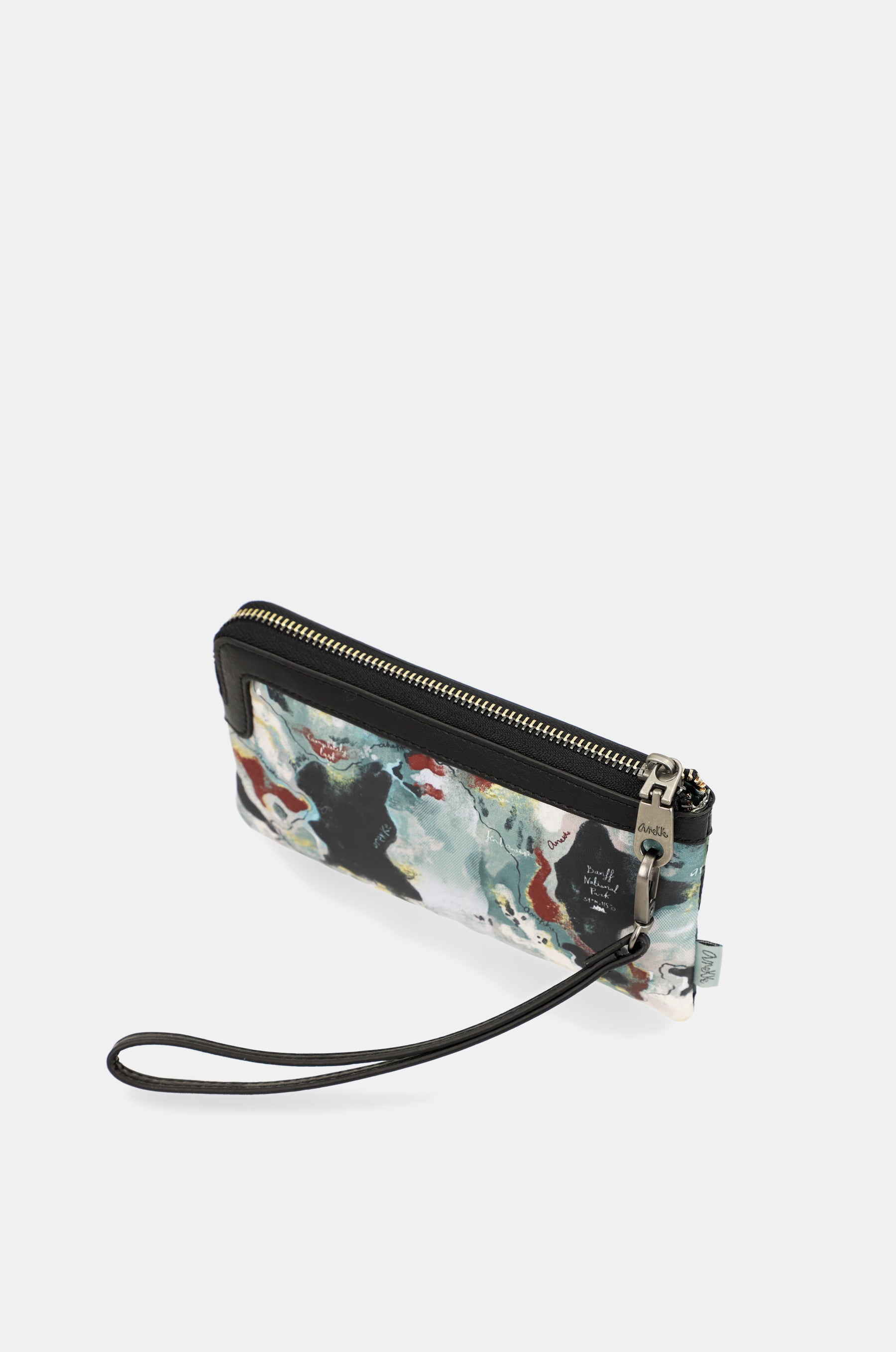 Nature Woods coin purse with hand strap