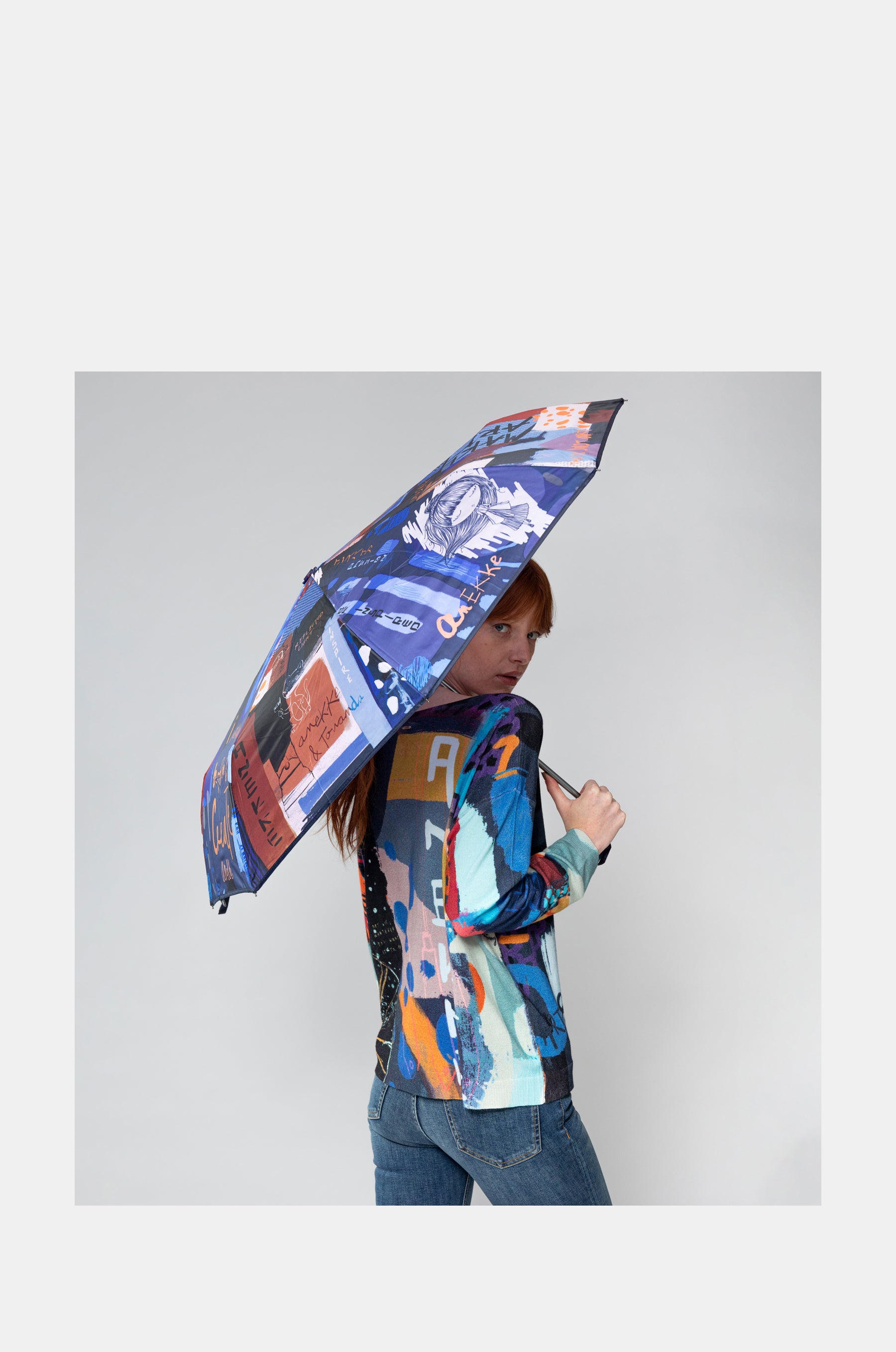 Contemporary manual folding umbrella