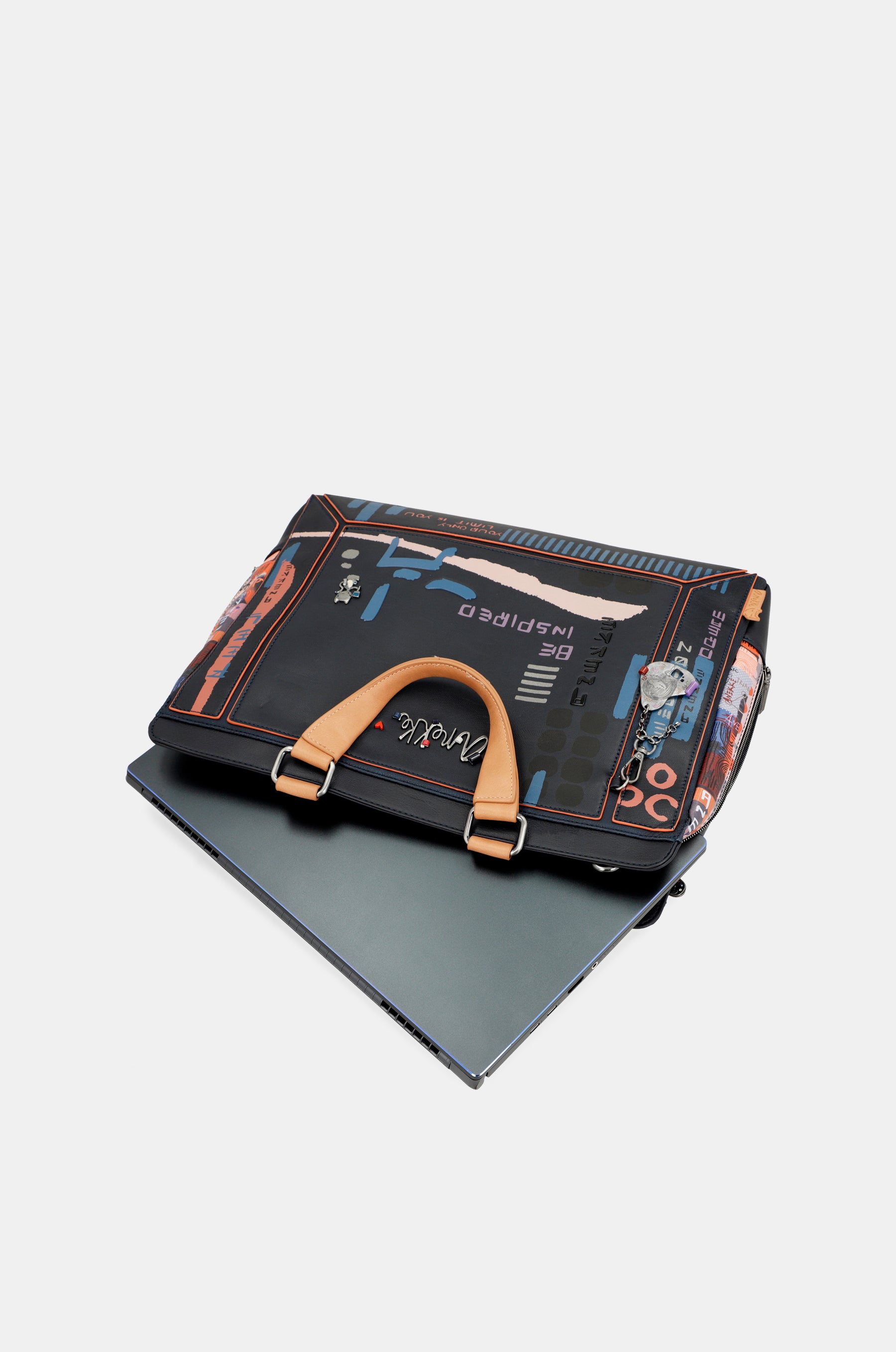 Nagare Document Holder