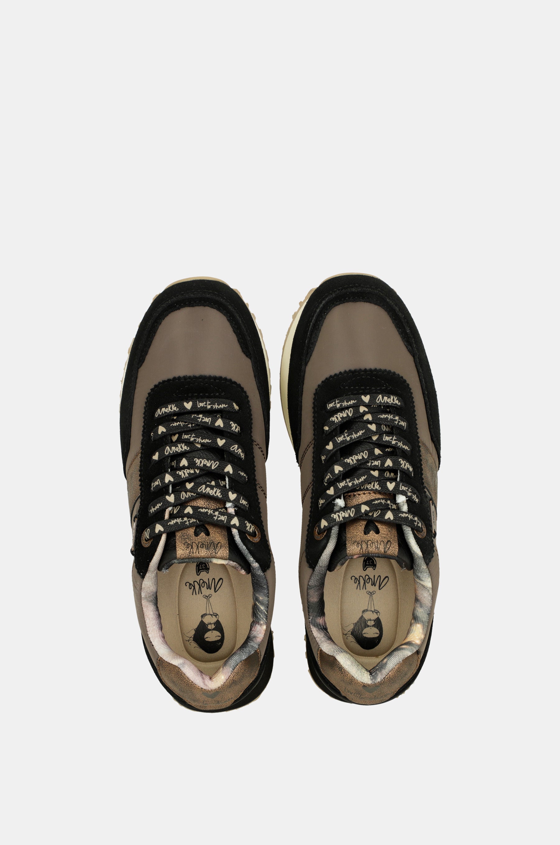 Urban brown sneaker