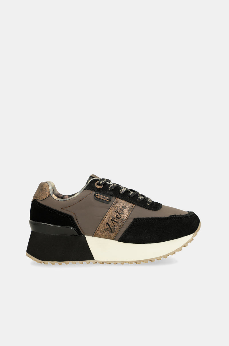 Urban brown sneaker