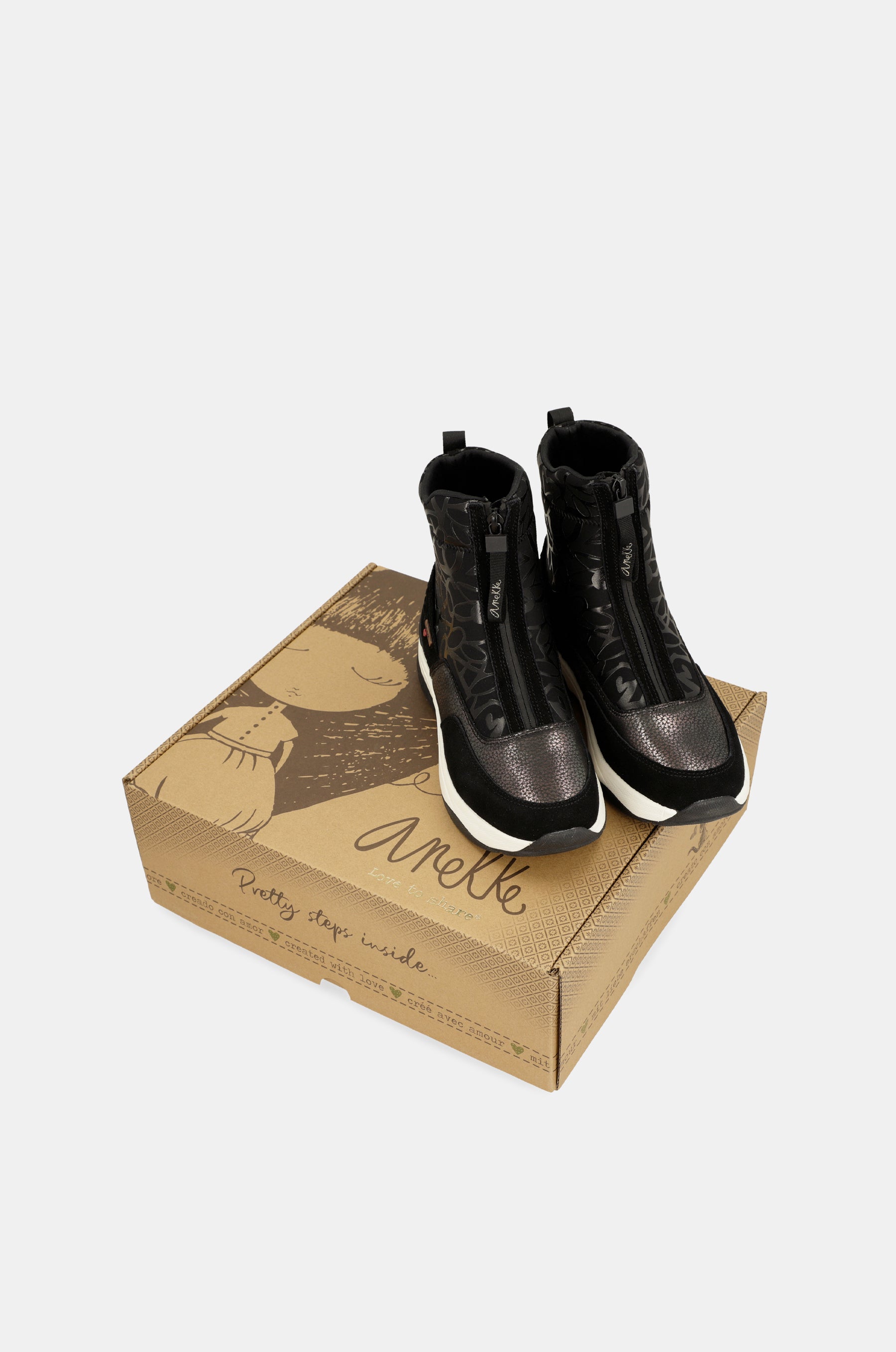 Dressy black sporty ankle boot