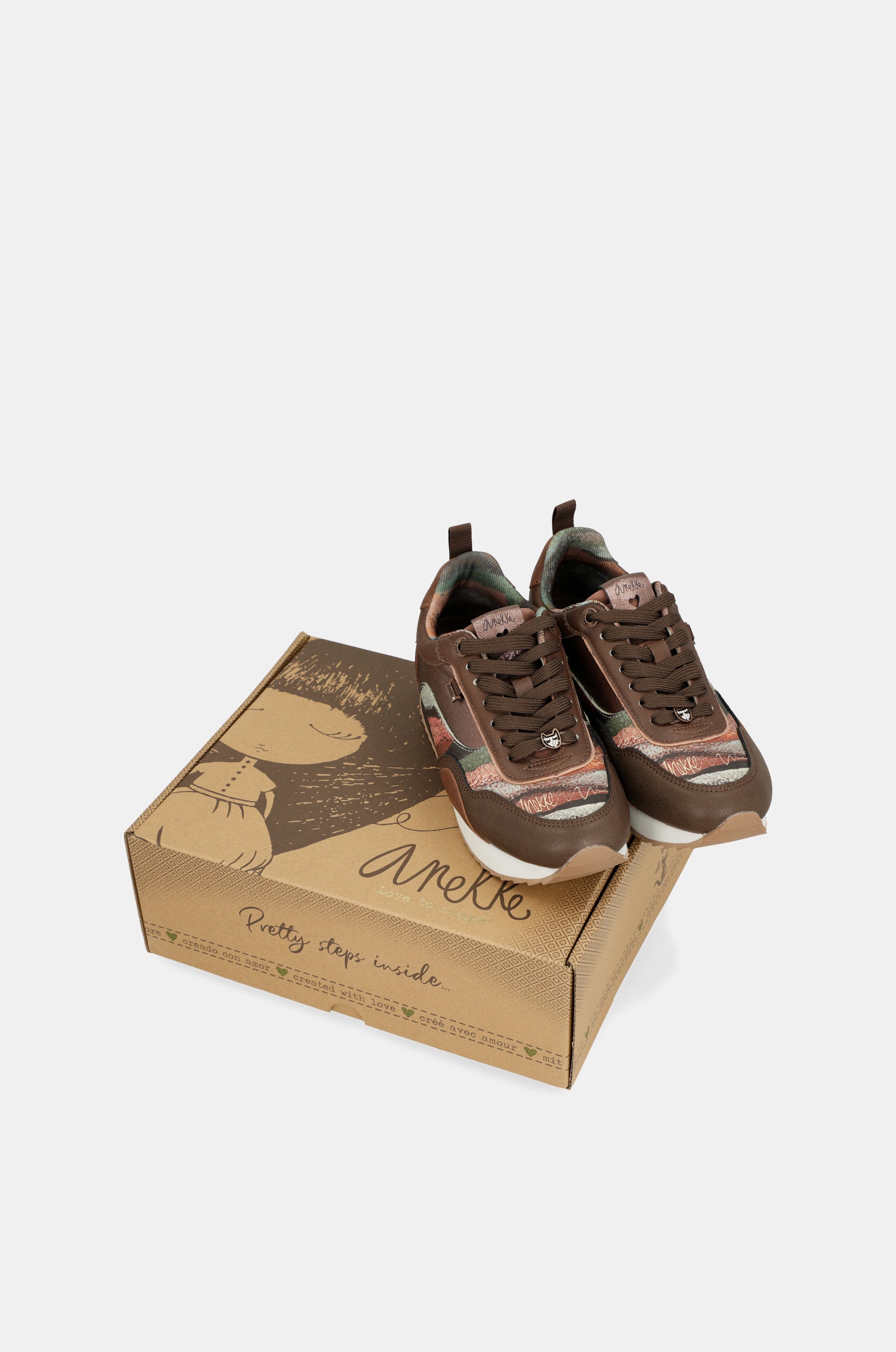 Travel printed sneakers