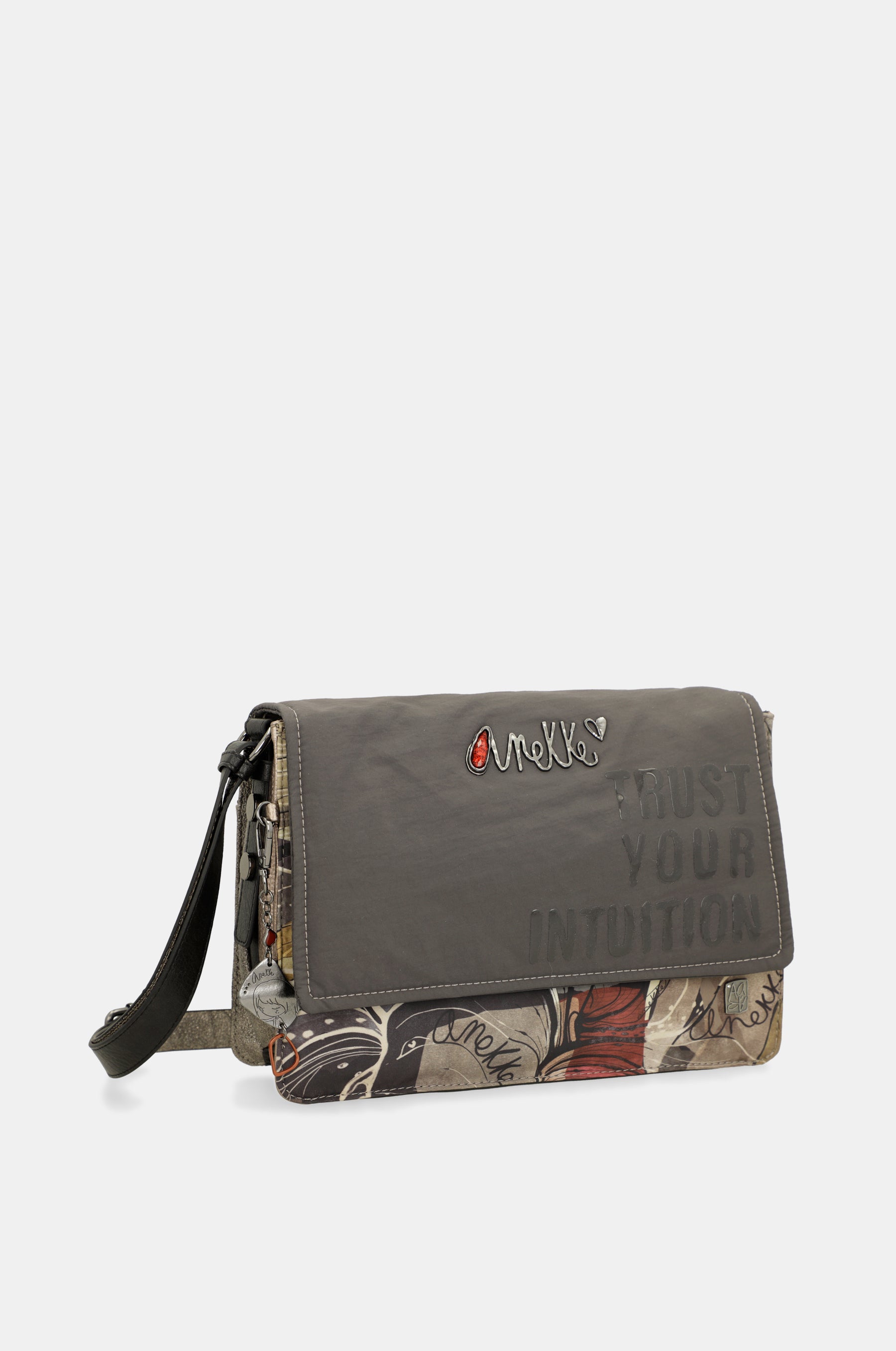 Imaginary flap bag