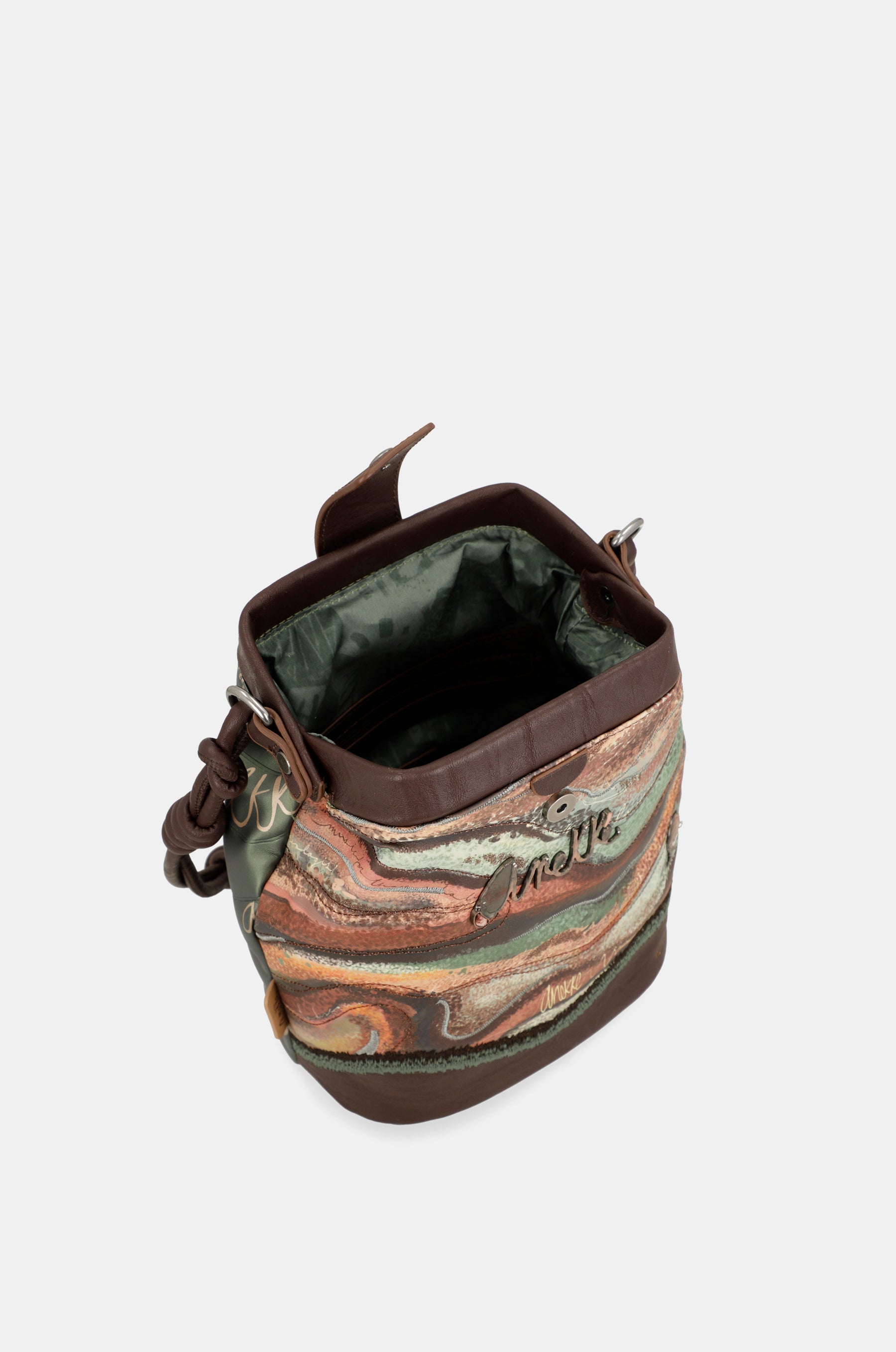 Outer bucket-shape bag