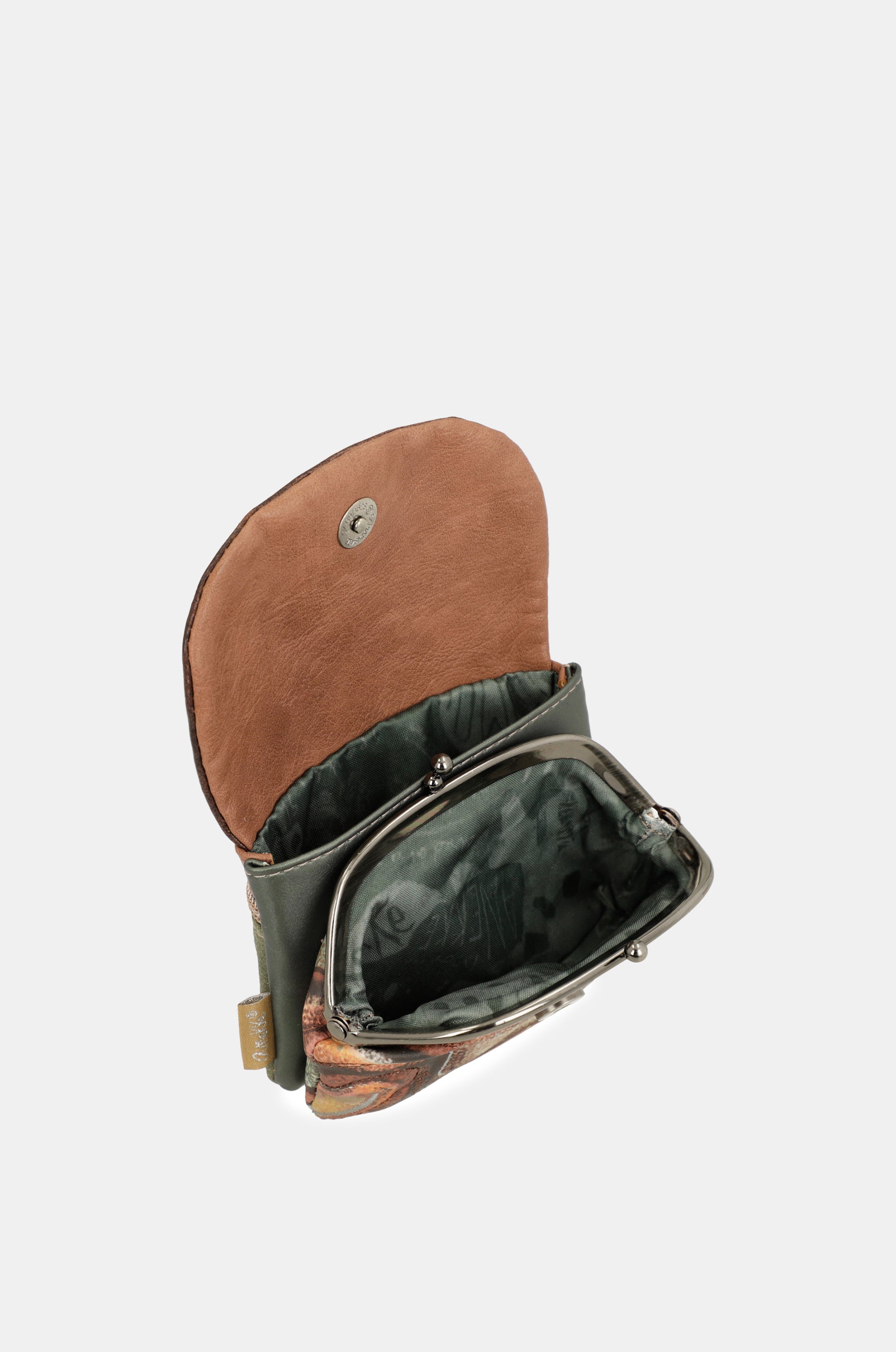 Outer coin purse with flap