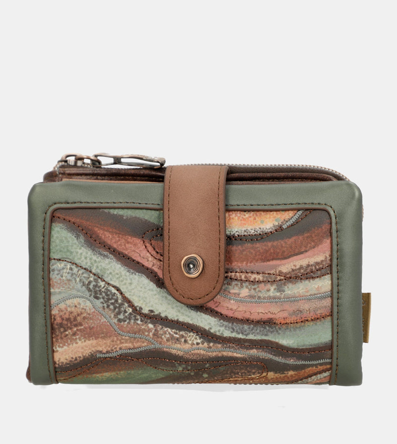 Outer medium wallet