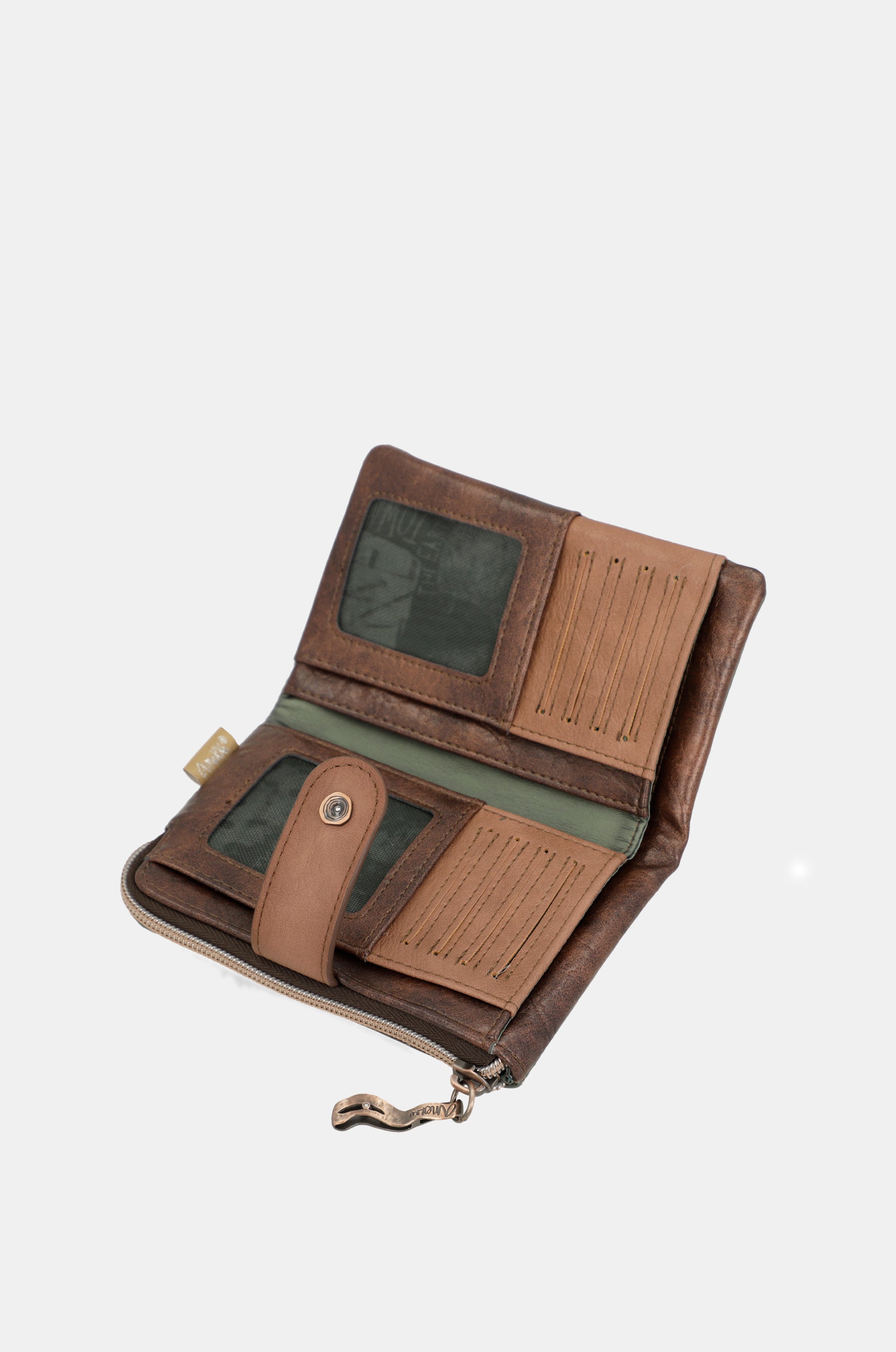 Outer medium wallet