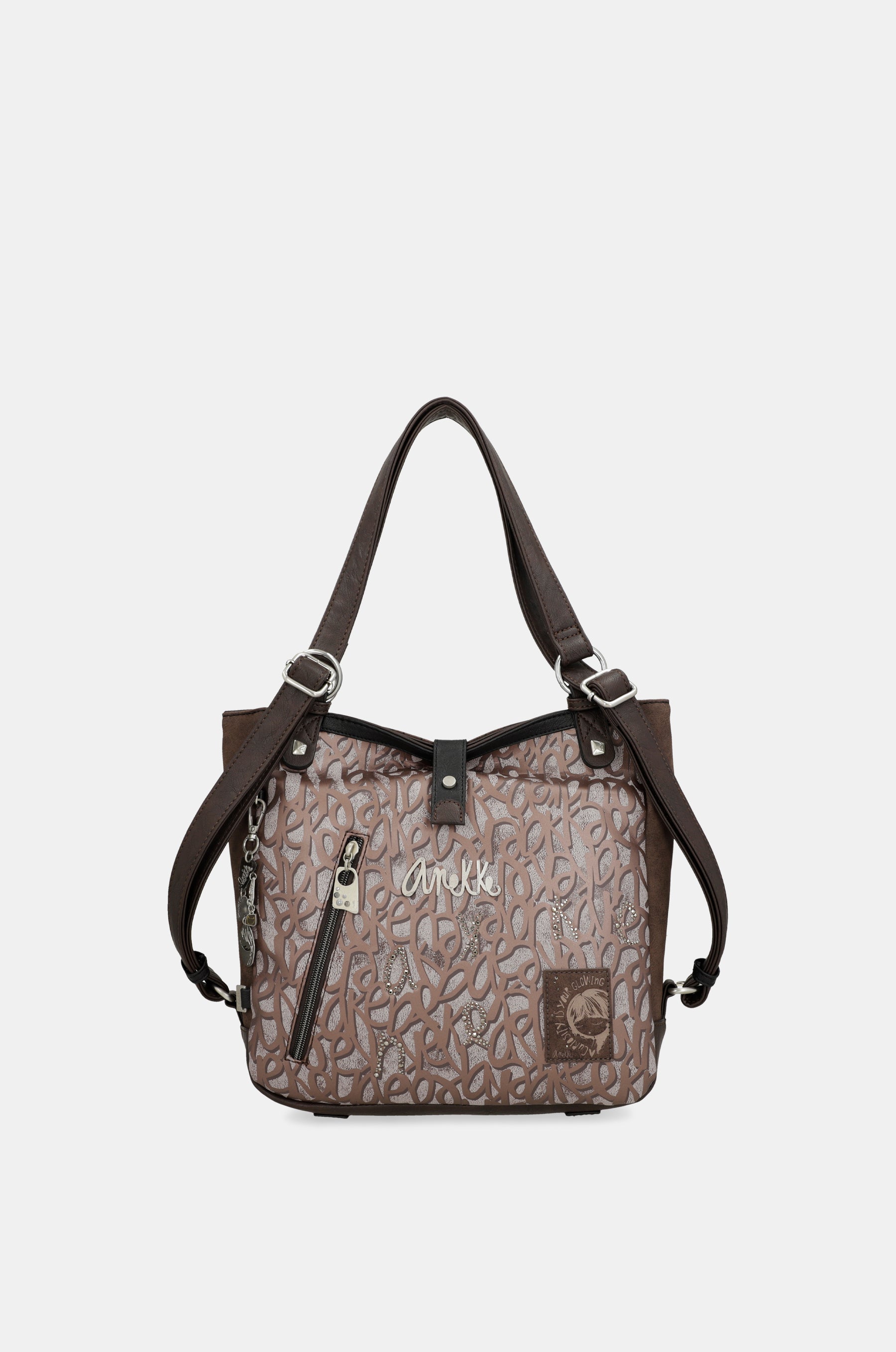 Mantle bag convertible into a backpack