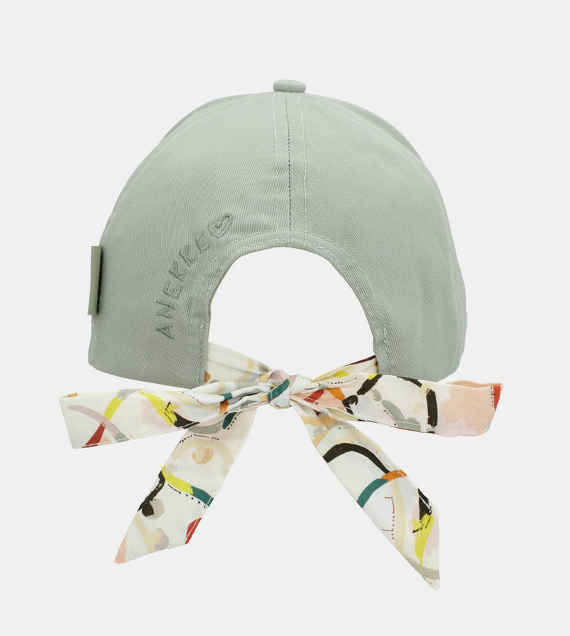 Green cap with printed bow