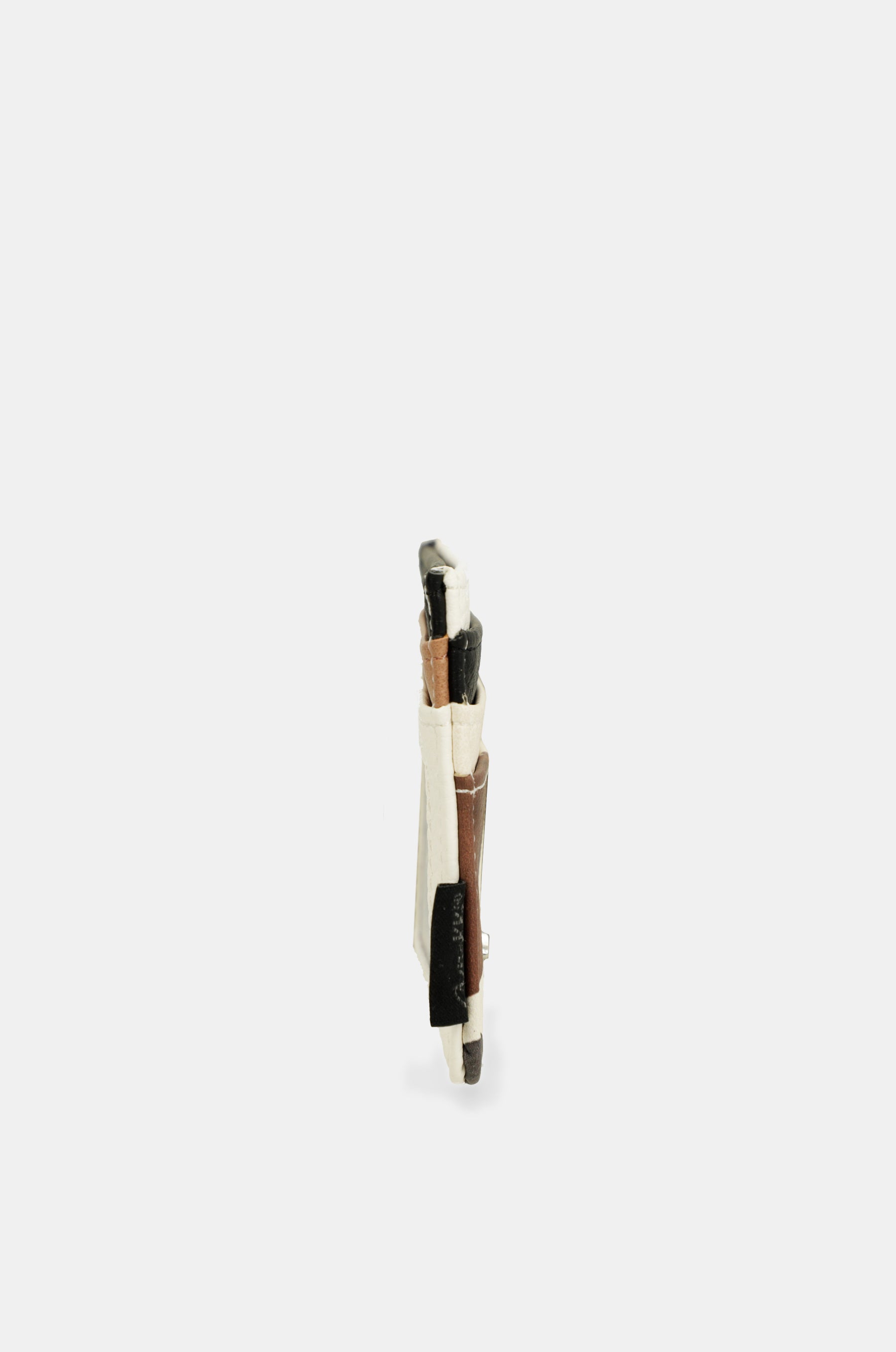 Small cardholder Alma